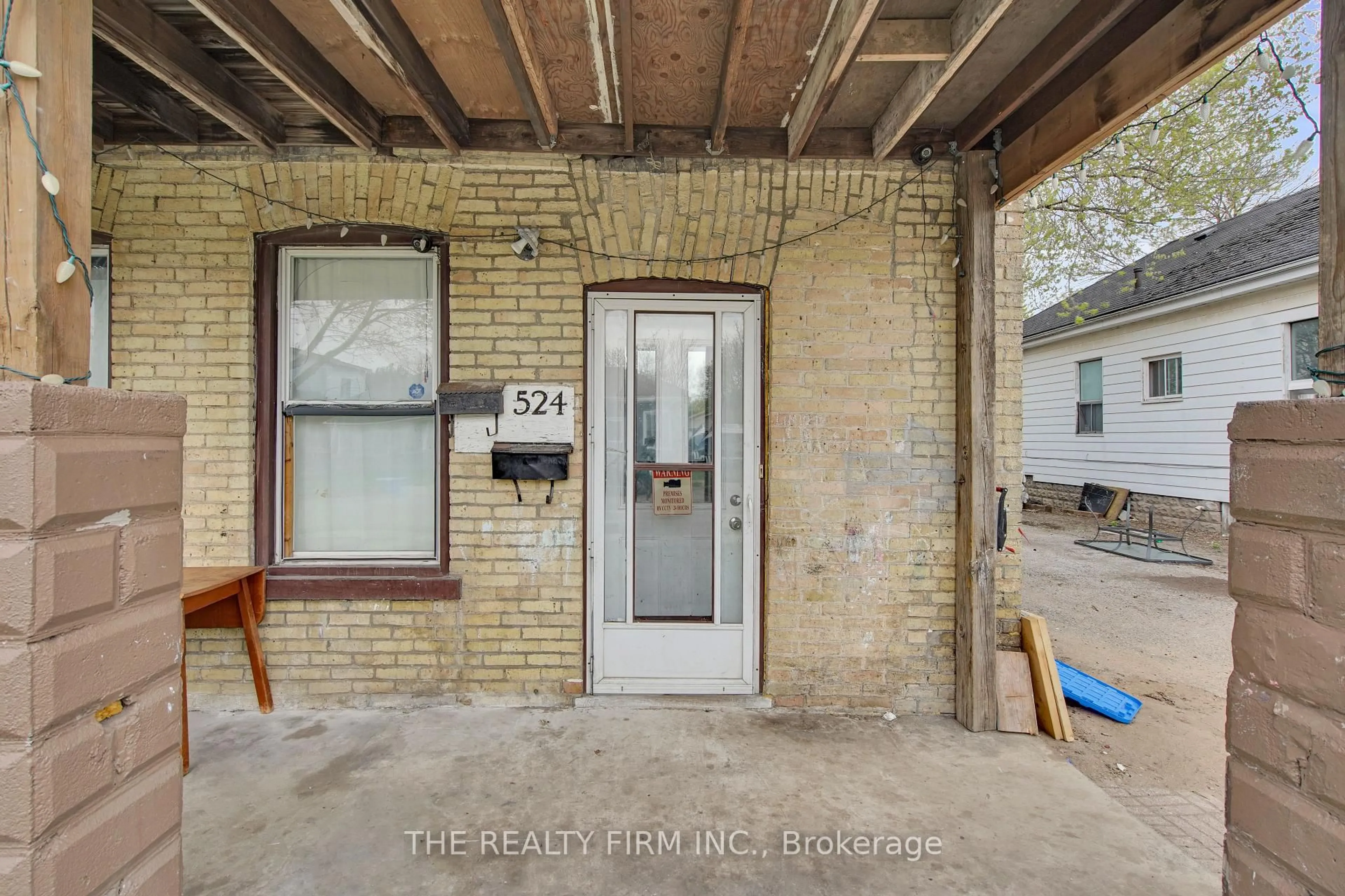 Unknown for 524 Simcoe St, London East Ontario N6B 1K4