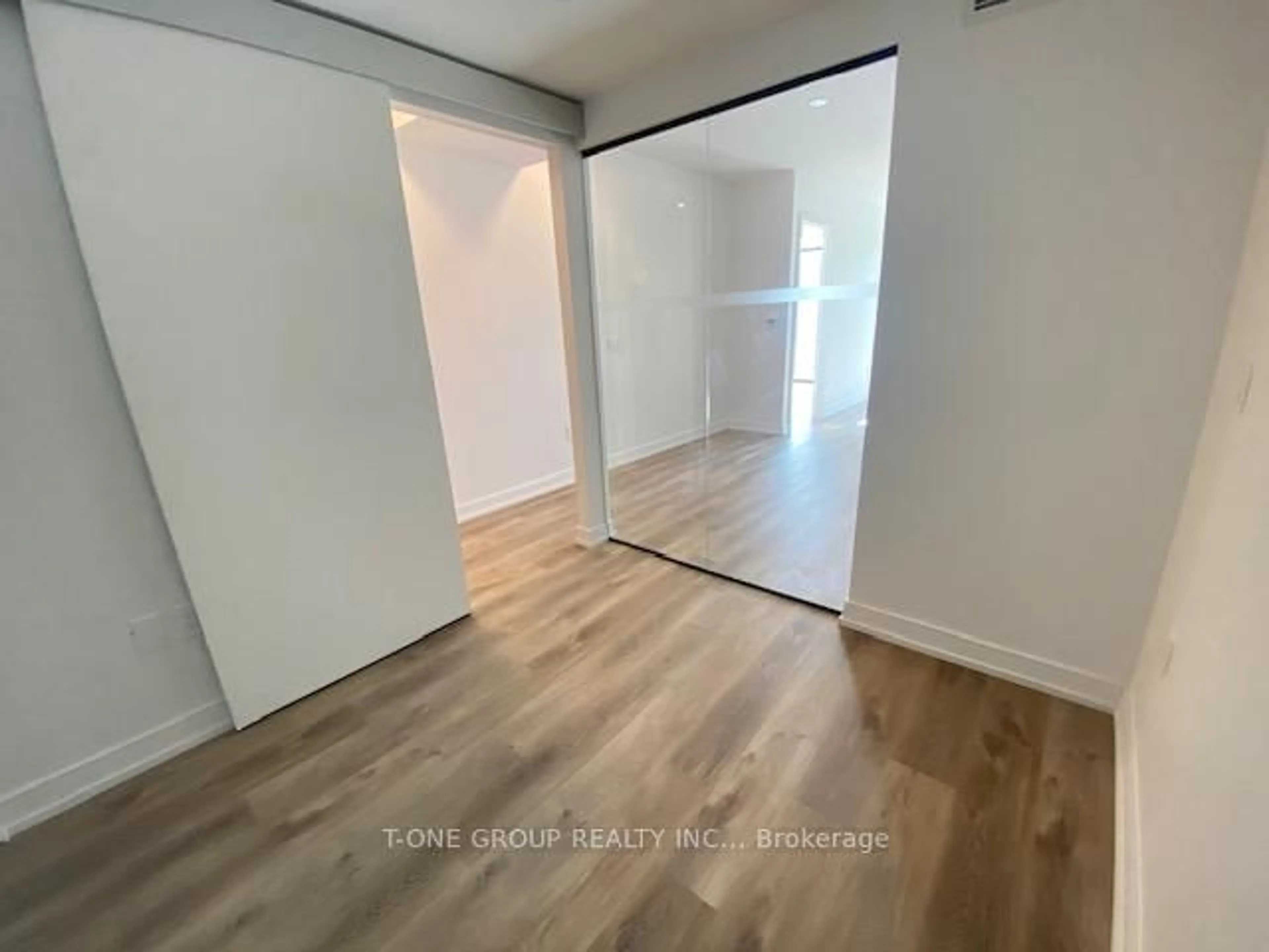 A pic of a room for 1 JARVIS St #705, Hamilton Ontario L8R 3J2