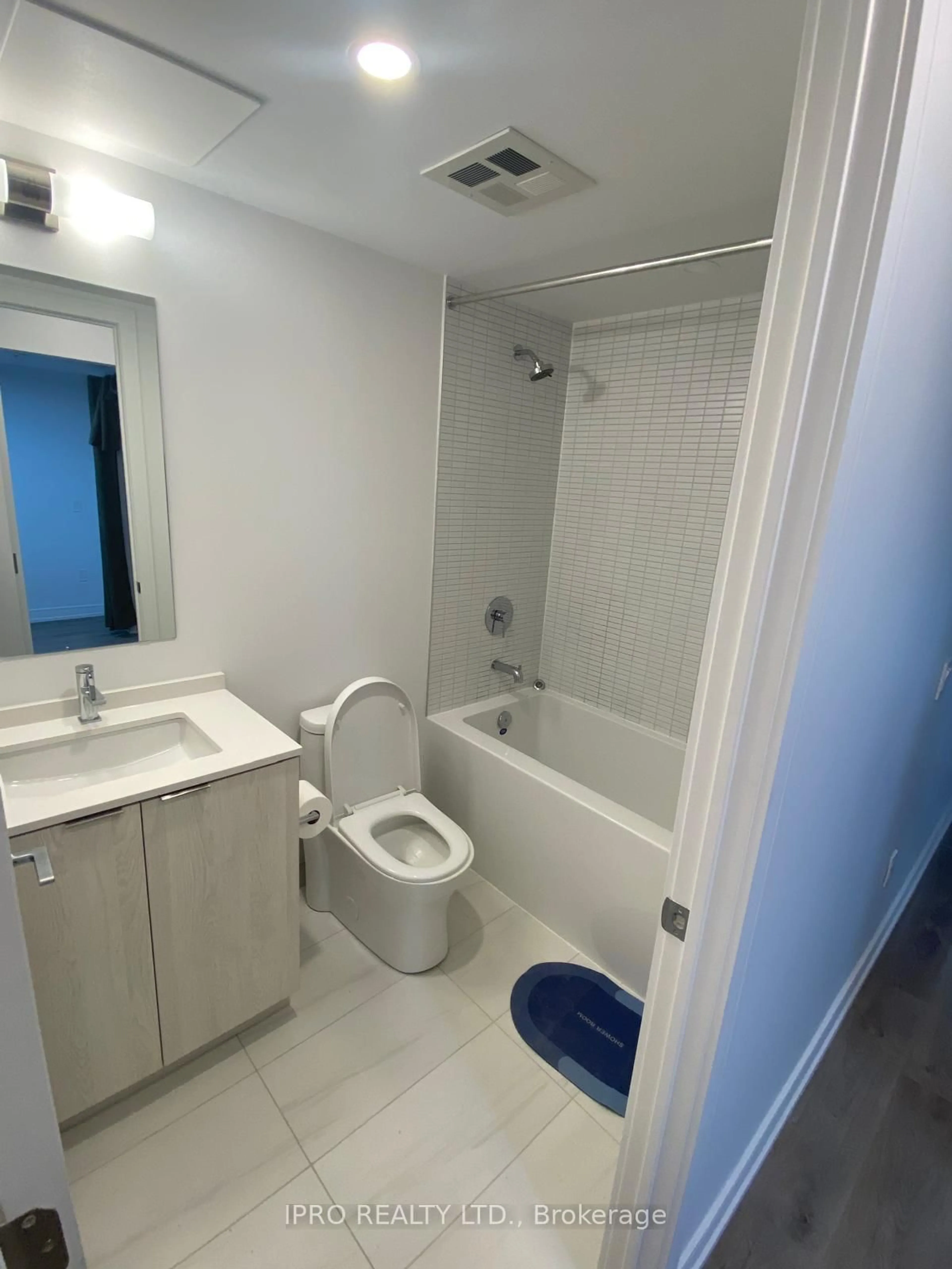 Standard bathroom, unknown for 1 Jarvis St #1314, Hamilton Ontario L8R 3J2
