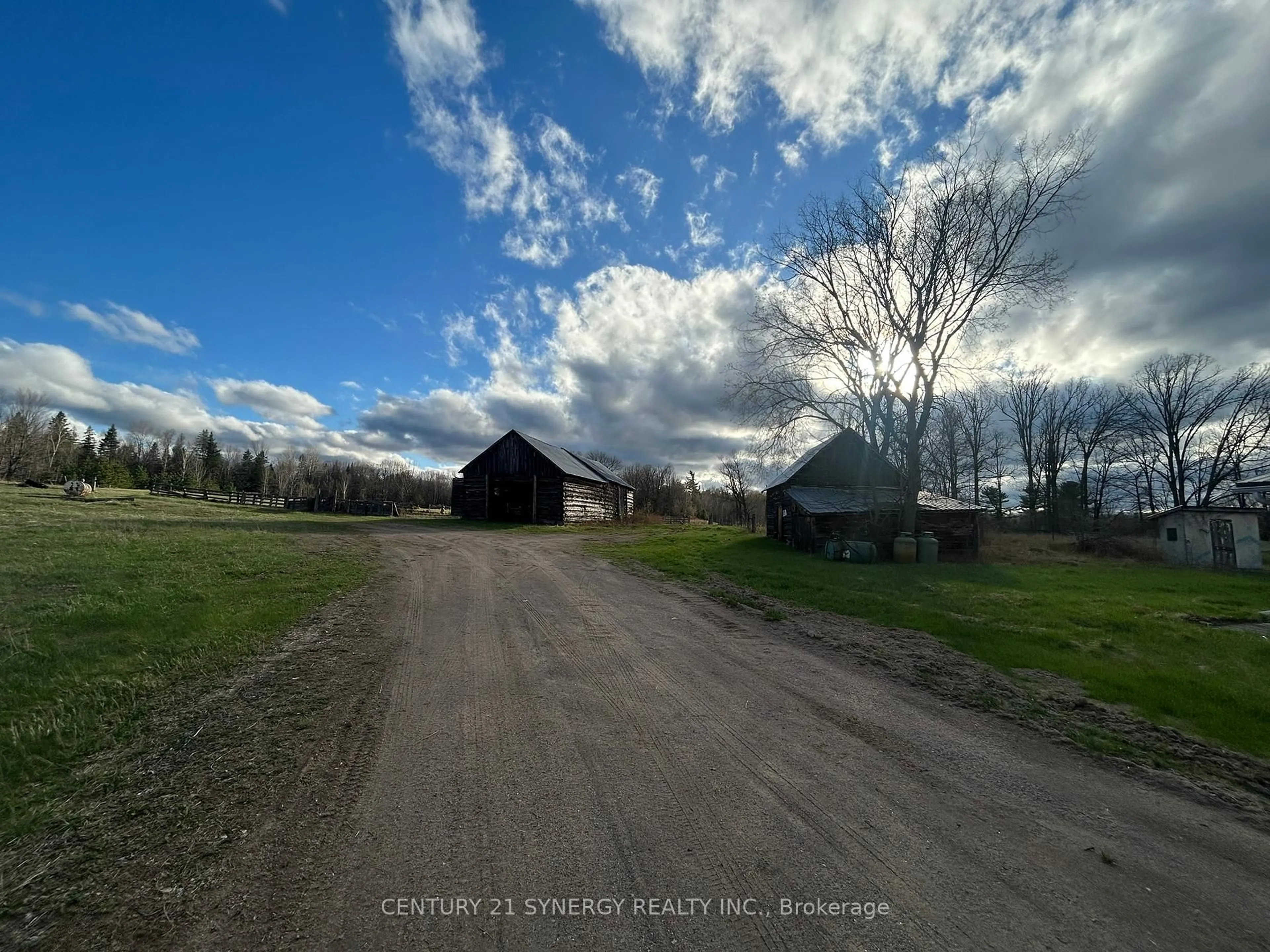 A pic from outside/outdoor area/front of a property/back of a property/a pic from drone, street for 652 Wren Rd, Douglas Ontario K0J 1S0