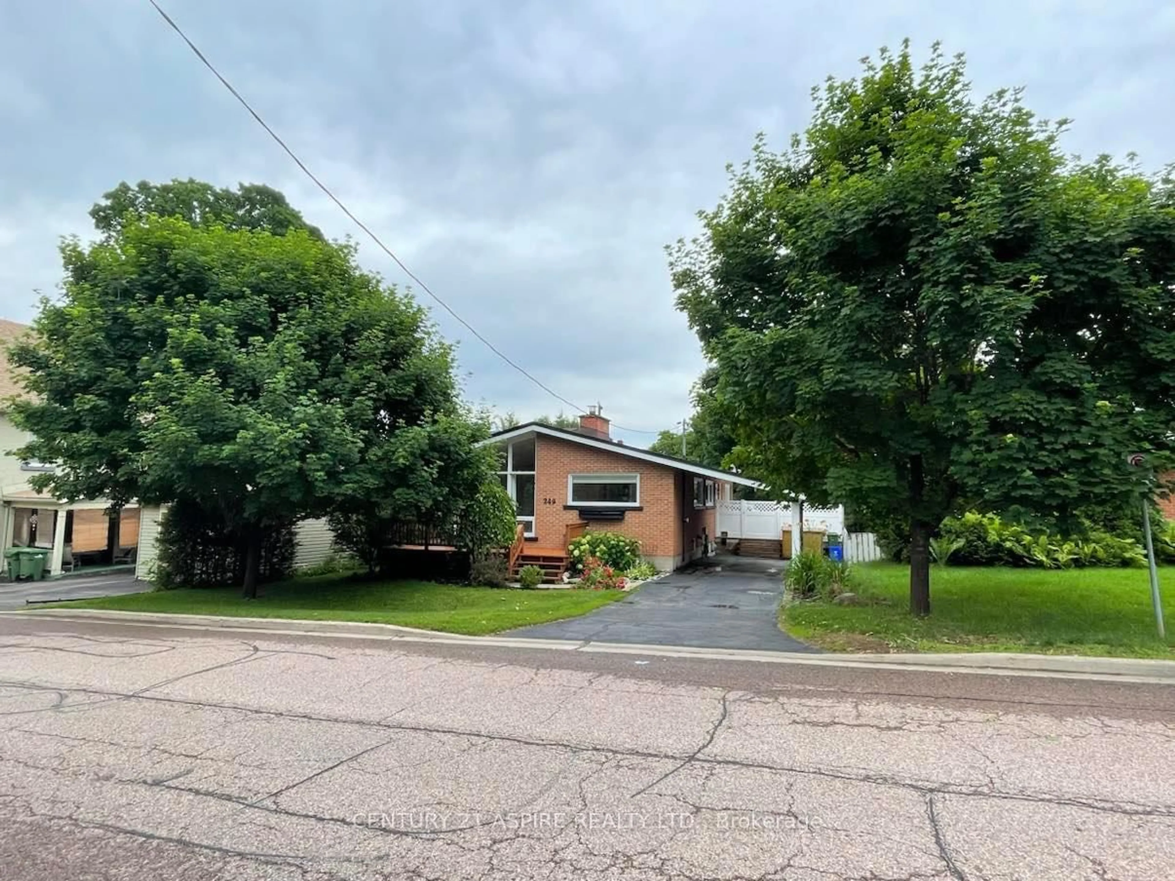 A pic from outside/outdoor area/front of a property/back of a property/a pic from drone, street for 249 Peter St, Pembroke Ontario K8A 1R1