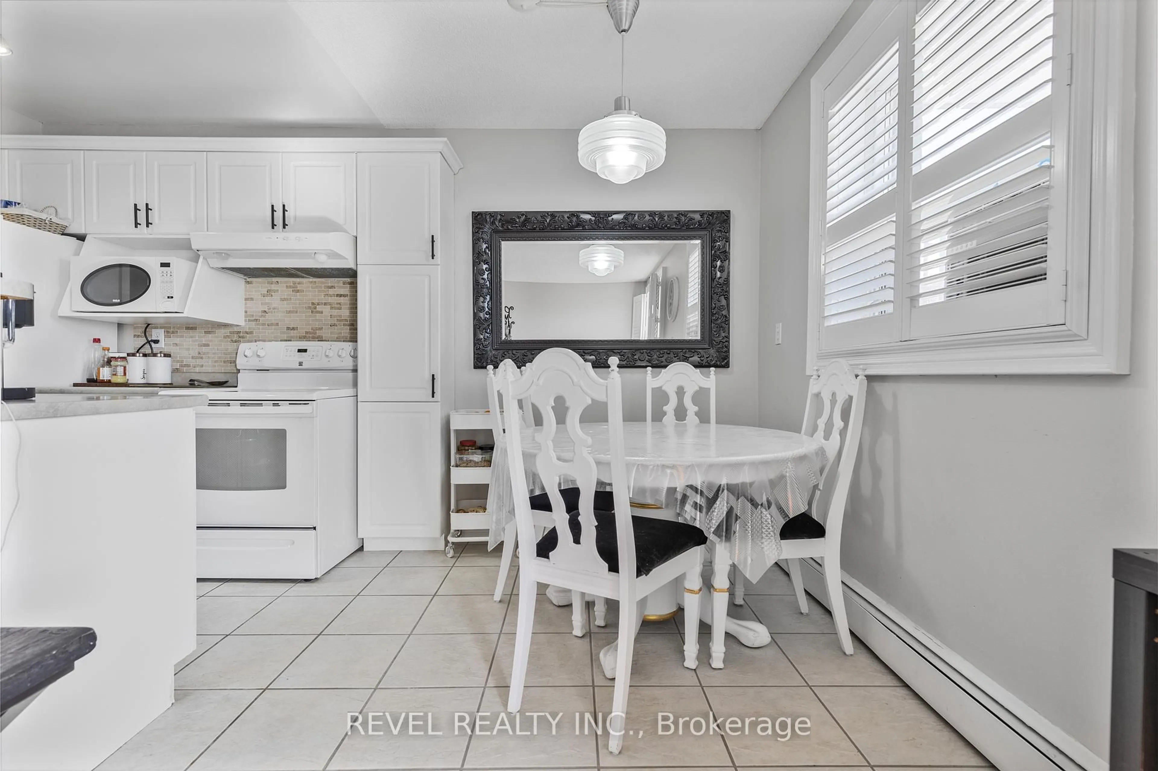 Unknown for 851 Queenston Rd #406, Hamilton Ontario L8G 1B4