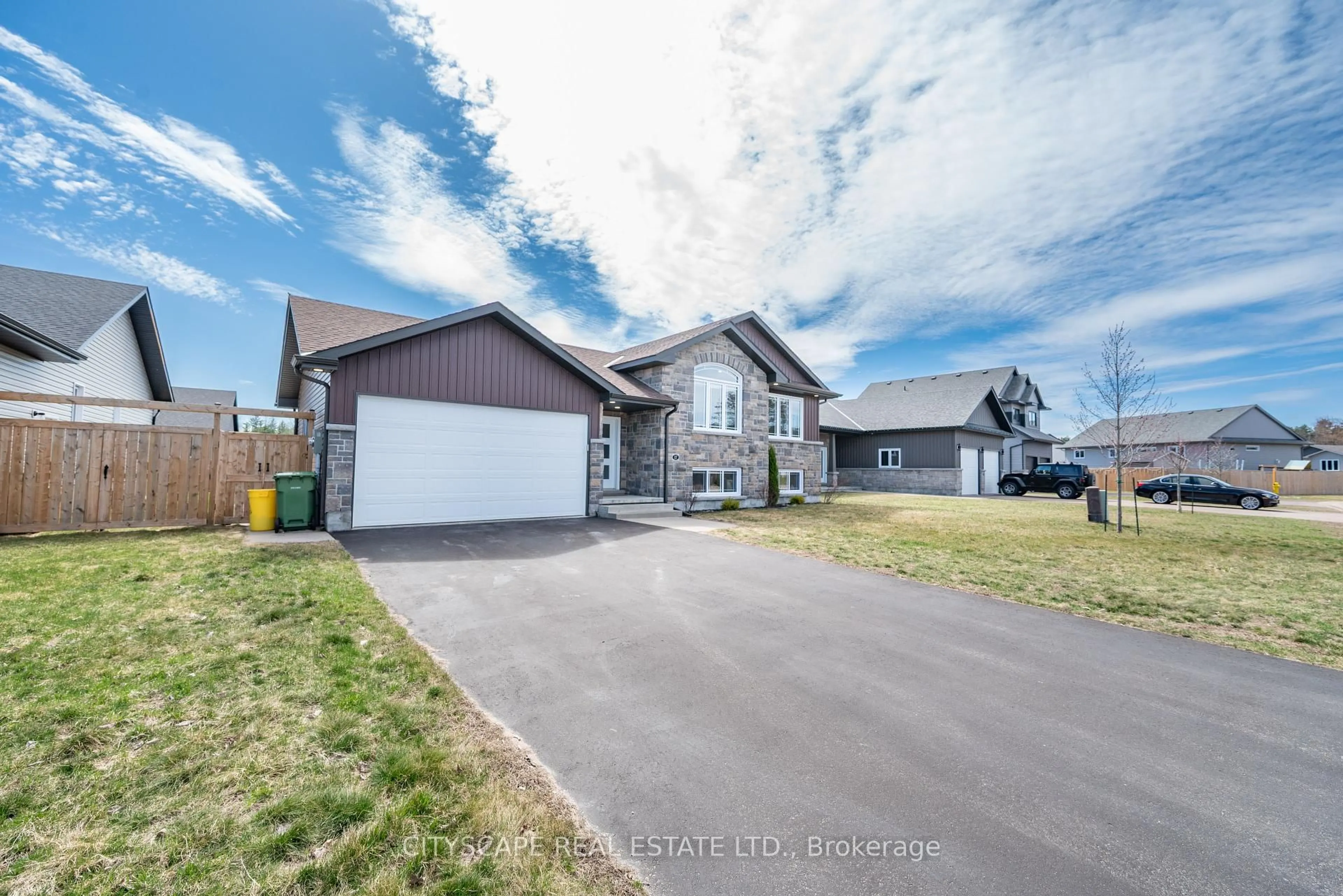 A pic from outside/outdoor area/front of a property/back of a property/a pic from drone, street for 17 Drew St, Petawawa Ontario K8H 0G4