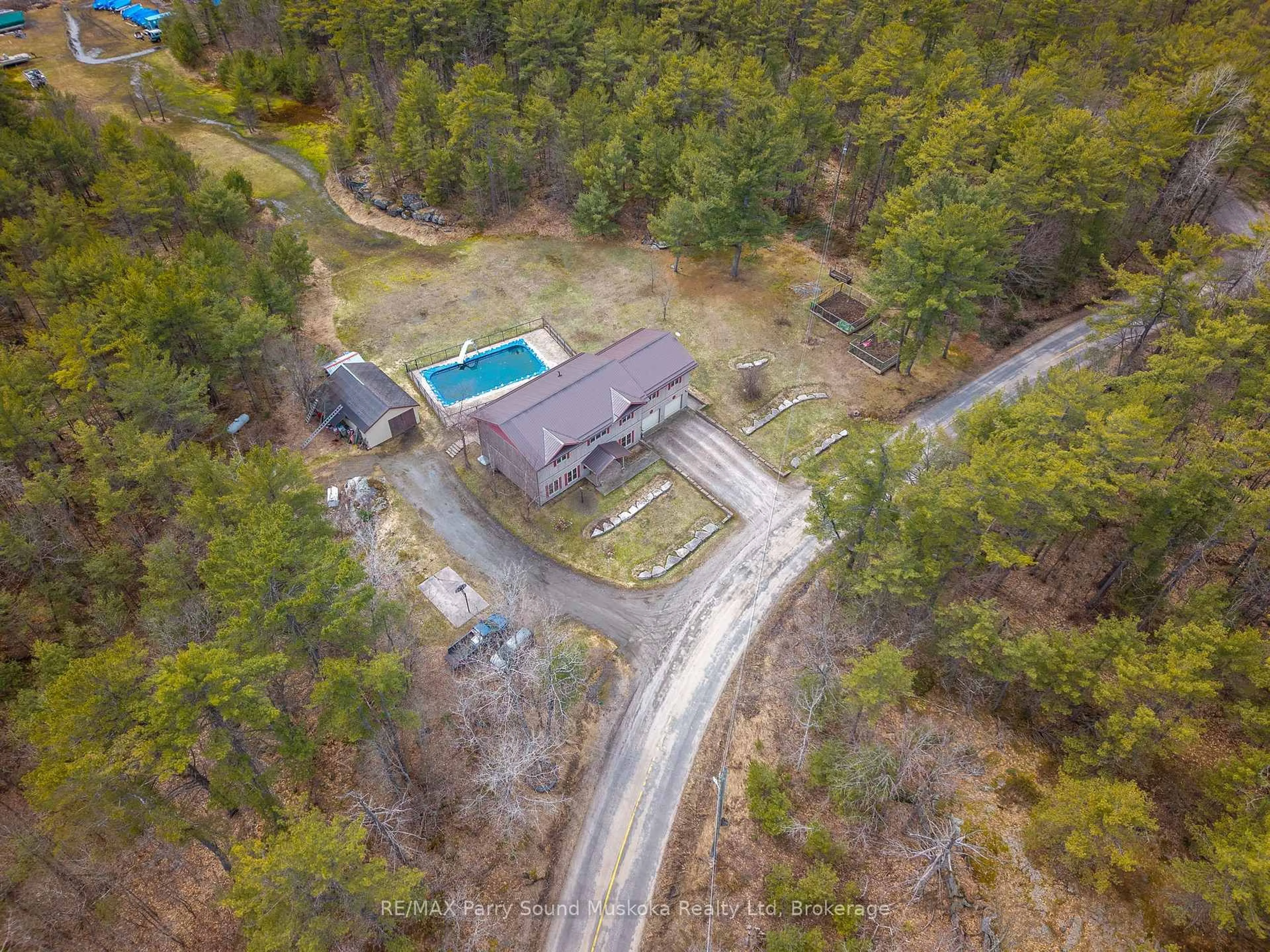 A pic from outside/outdoor area/front of a property/back of a property/a pic from drone, unknown for 217 South Shore Rd, The Archipelago Ontario P0G 1K0