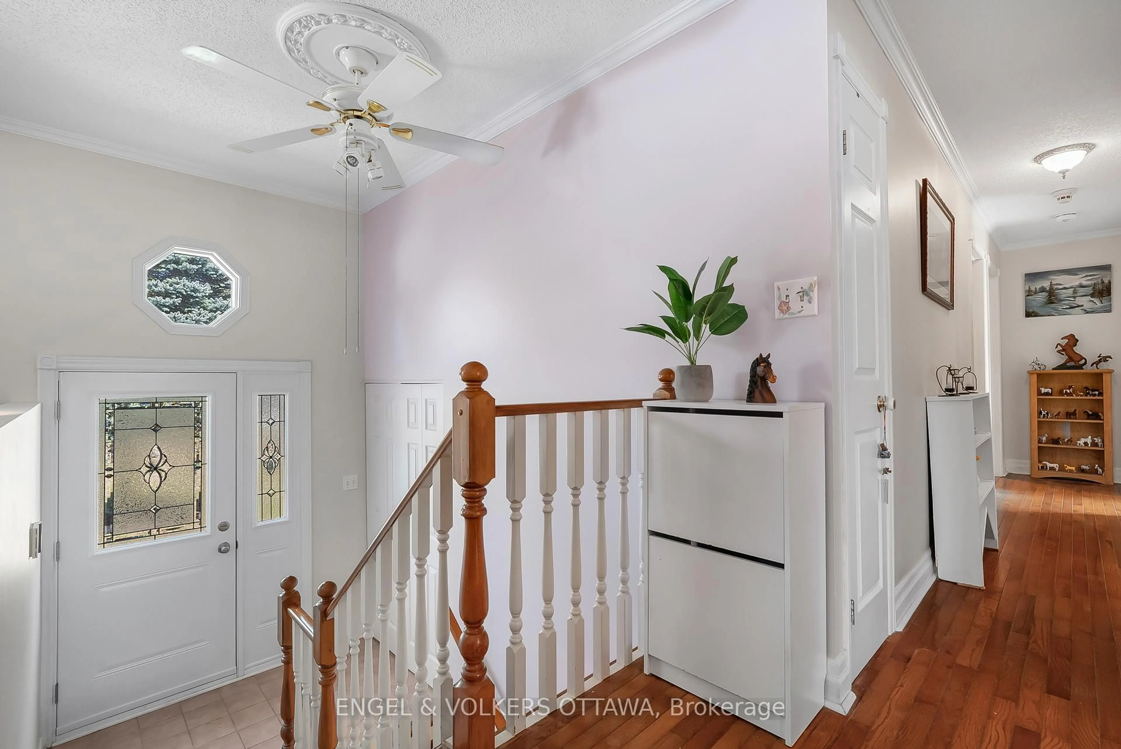 Indoor foyer for 684 County Road 44 Rd, North Grenville Ontario K0G 1J0