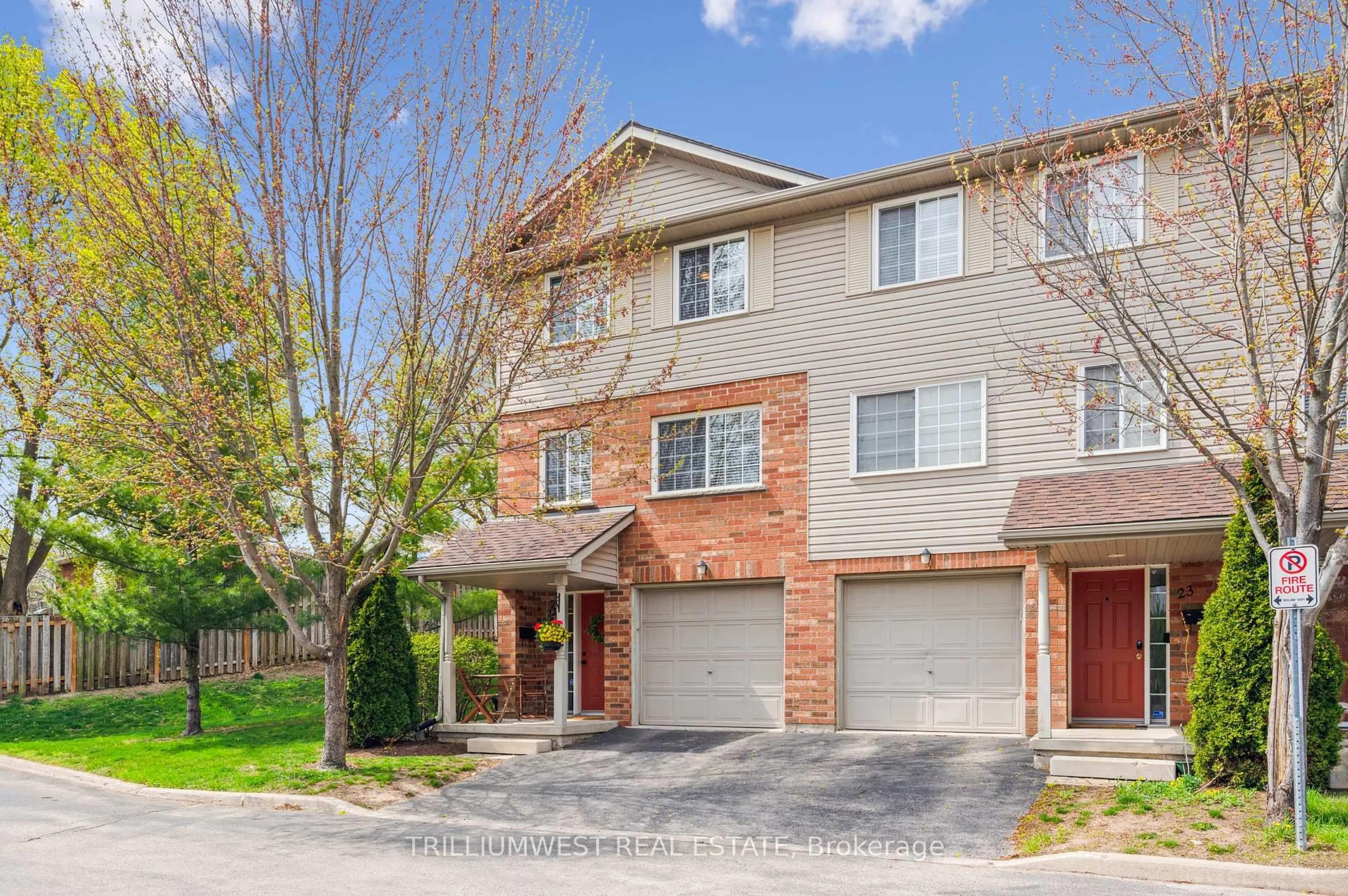 Unknown for 120 Dudhope Ave #22, Cambridge Ontario N1R 4T7