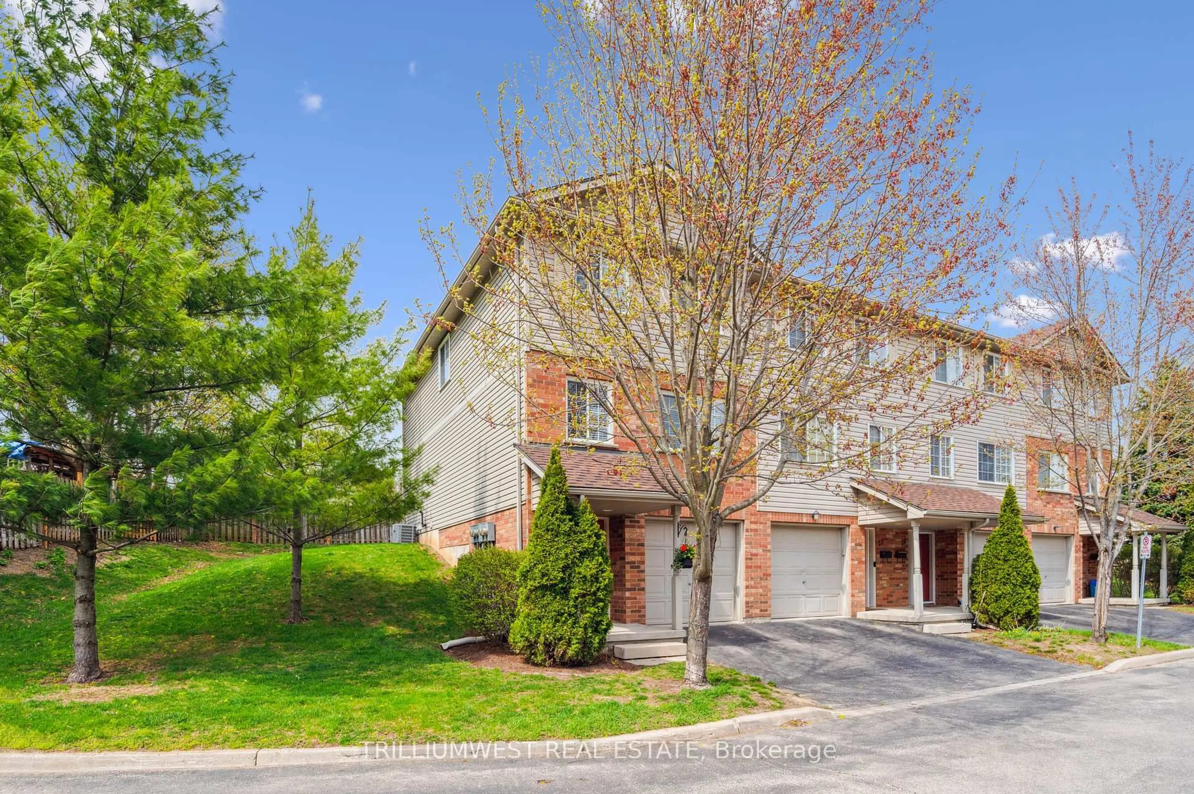 Unknown for 120 Dudhope Ave #22, Cambridge Ontario N1R 4T7