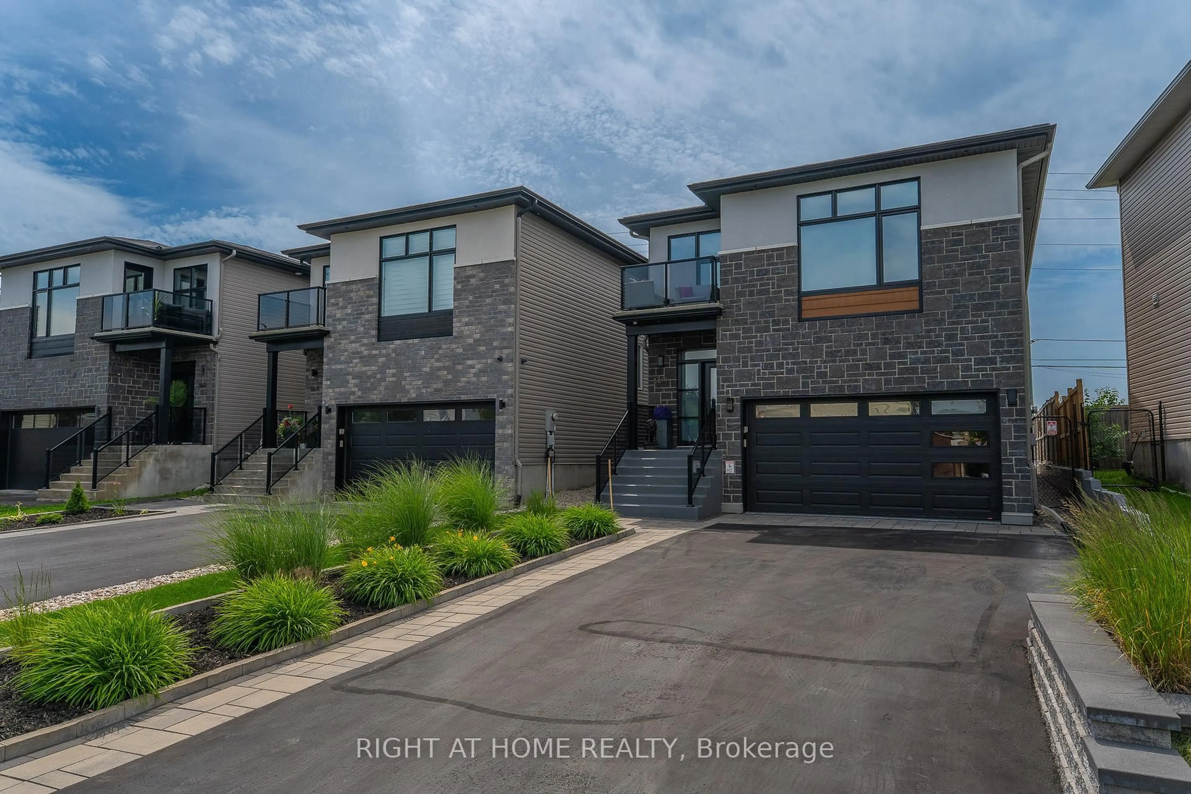 Home with brick exterior material, street for 6614 Tooney Dr, Ottawa Ontario K1C 6P6