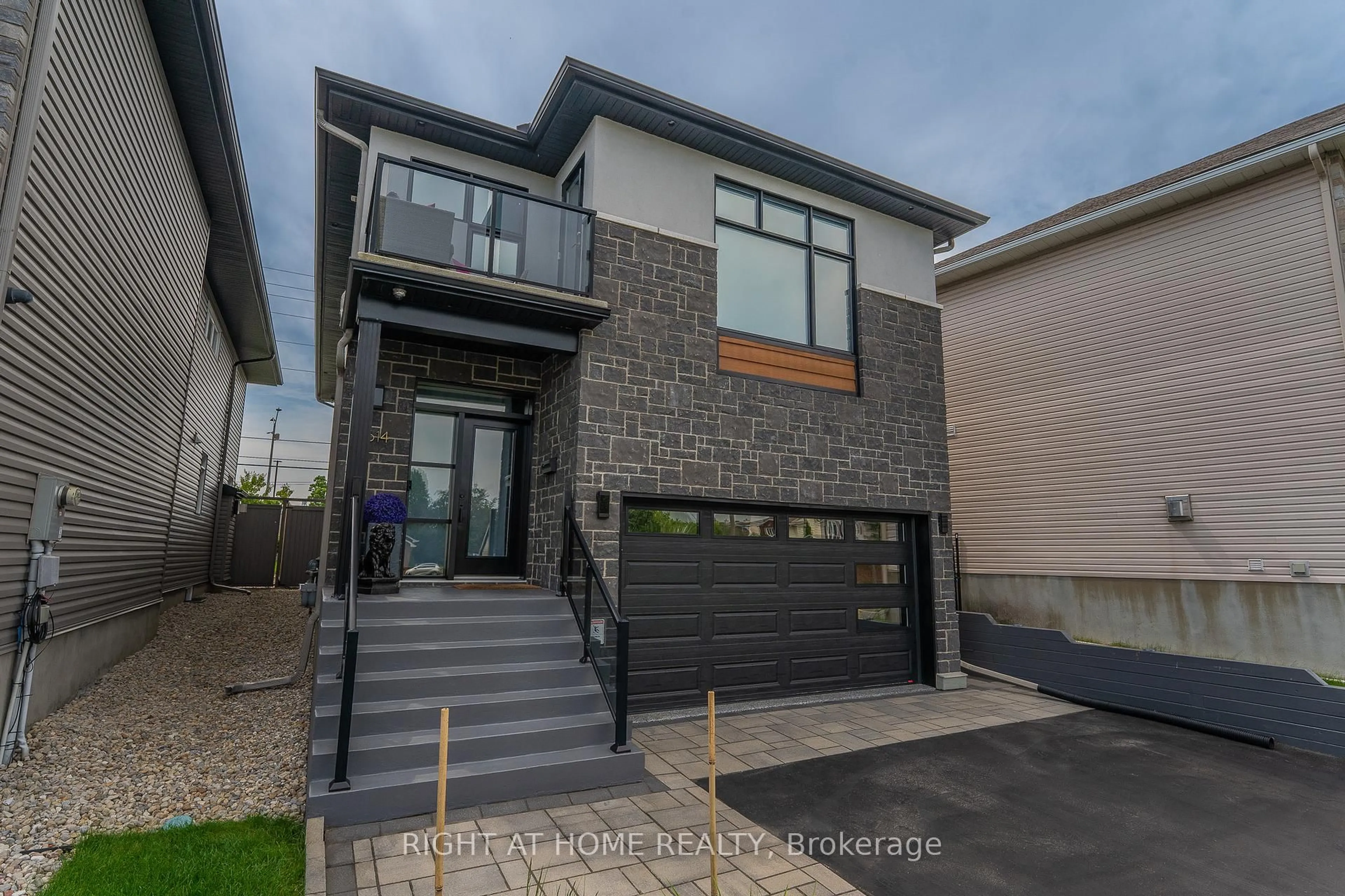 Home with brick exterior material, street for 6614 Tooney Dr, Ottawa Ontario K1C 6P6