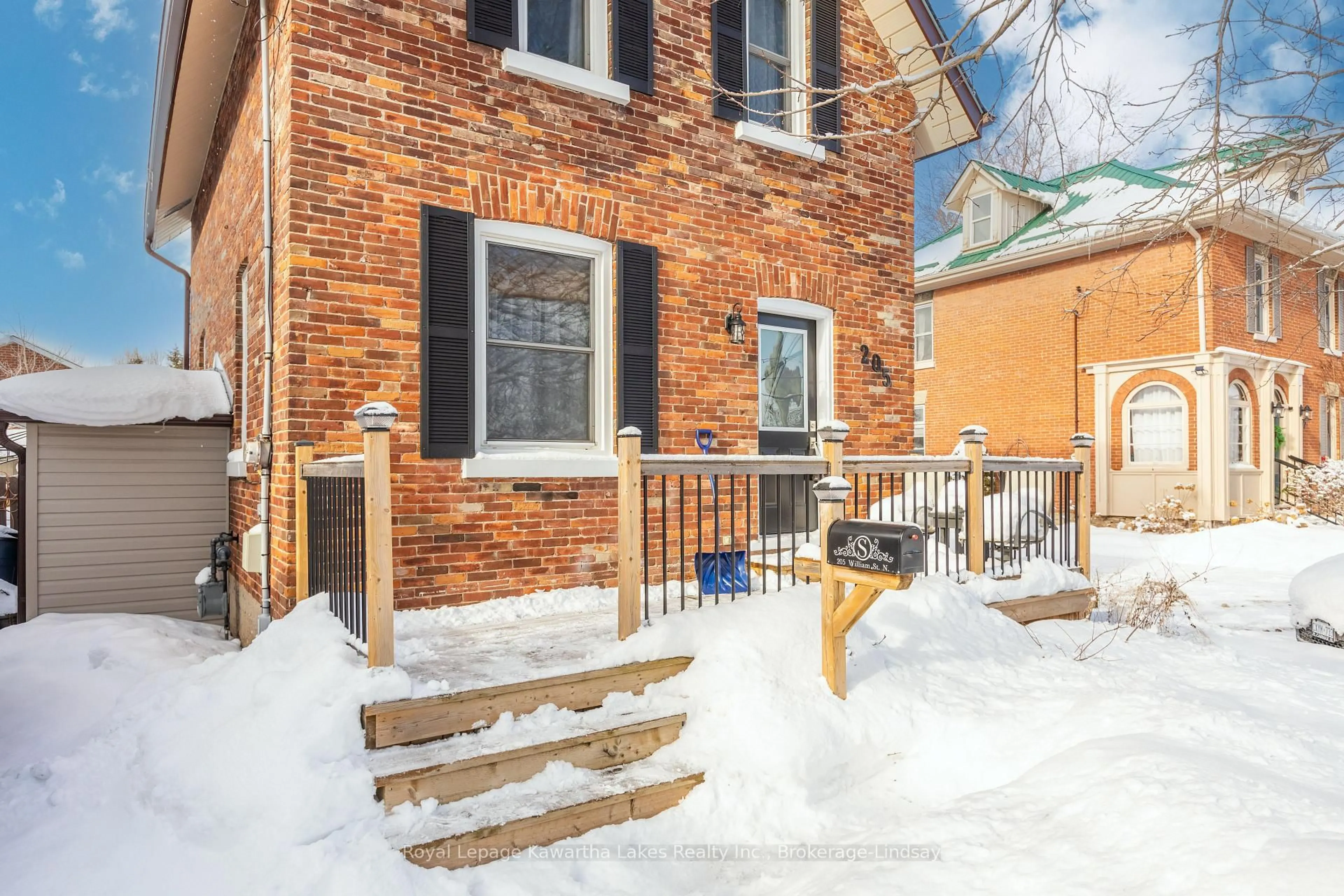Unknown for 205 William St, Kawartha Lakes Ontario K9V 4B8