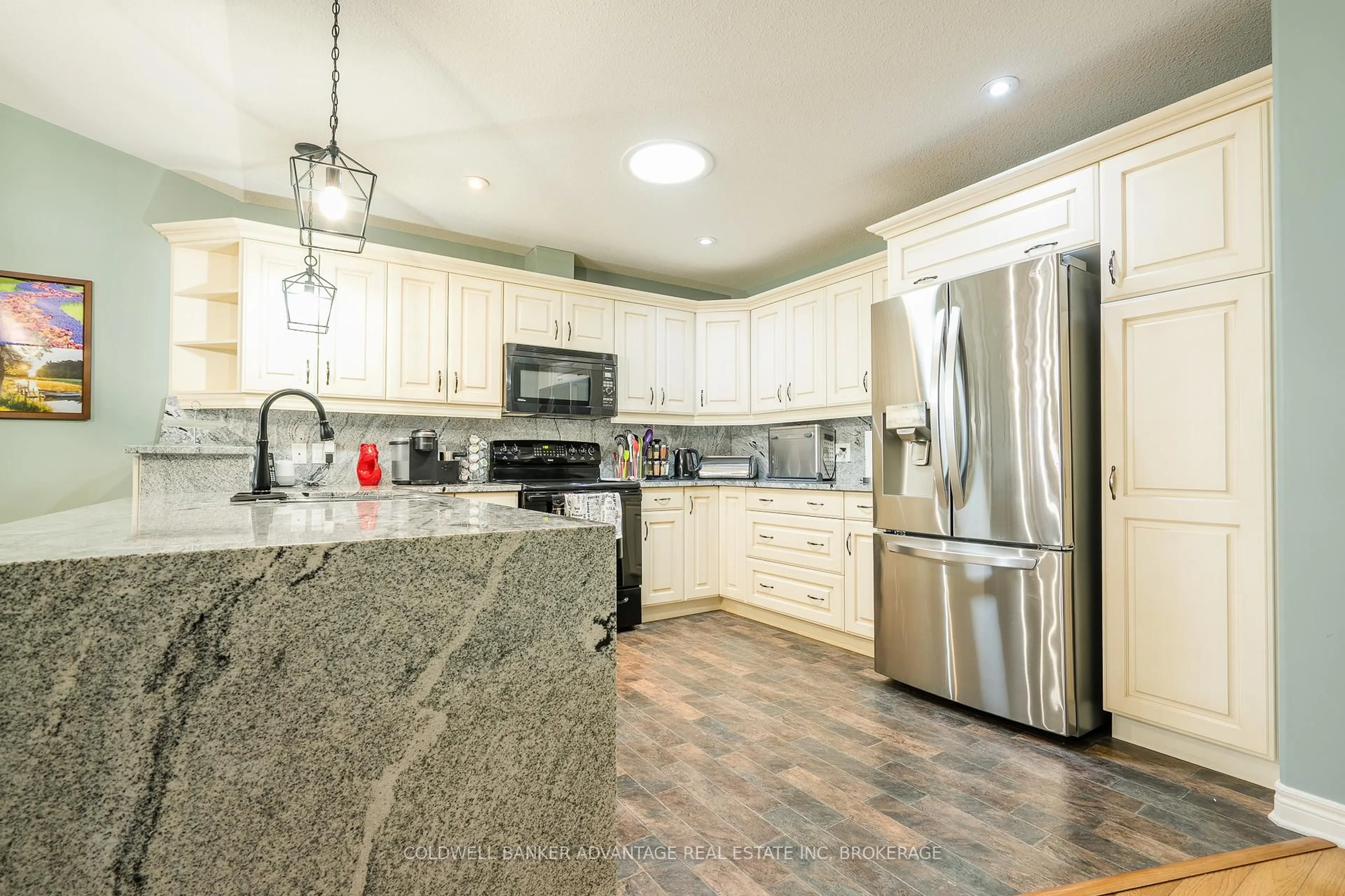Open concept kitchen, ceramic/tile floor for 603 Welland Ave #15, St. Catharines Ontario L2M 0A6