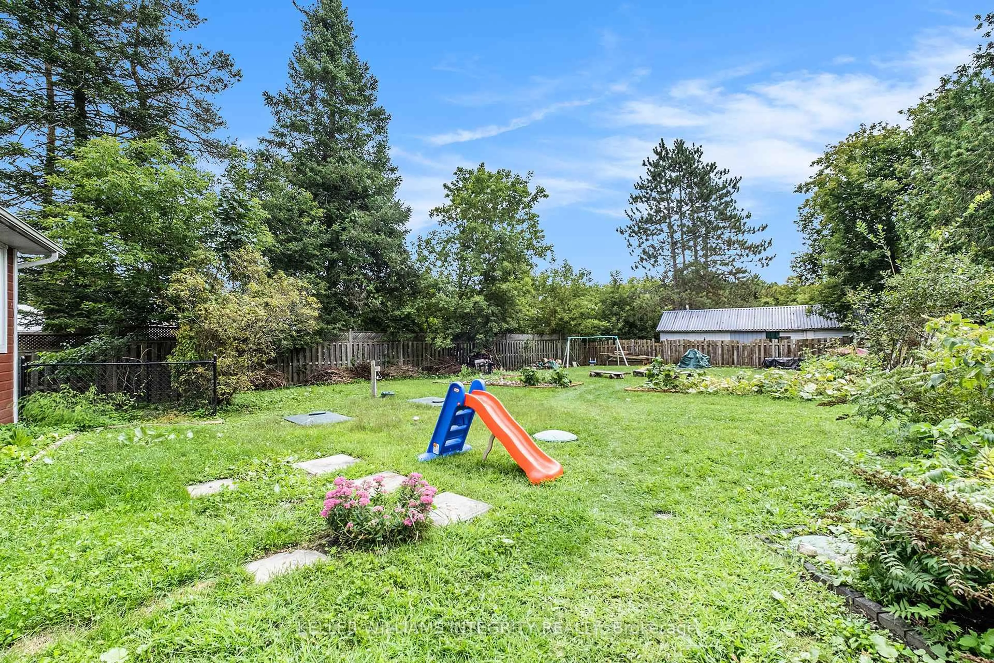 Patio, unknown for 1820 FARWELL St, Vars Ontario K0A 3H0