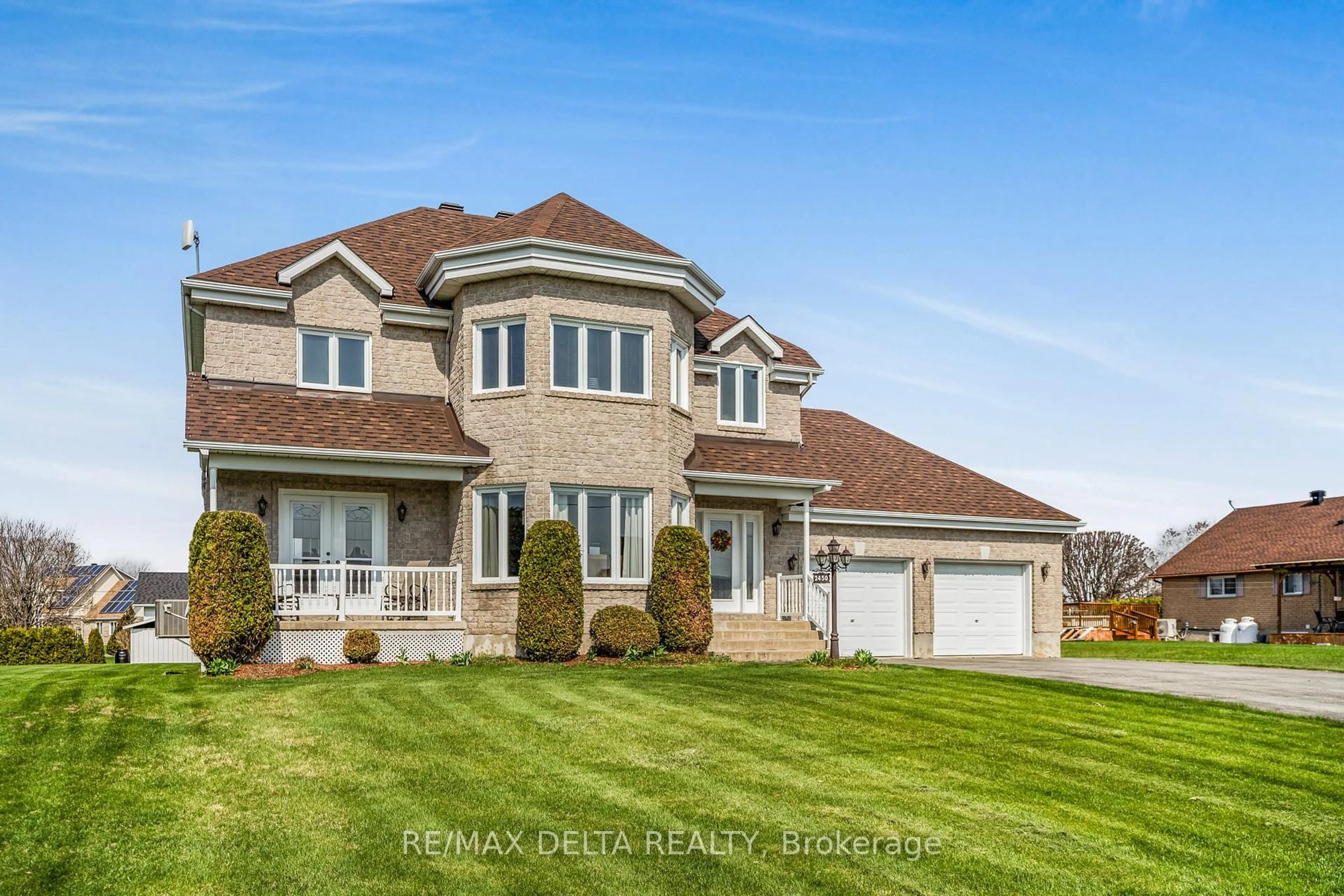 Home with vinyl exterior material, unknown for 2450 Bernard St, The Nation Ontario K0C 2B0