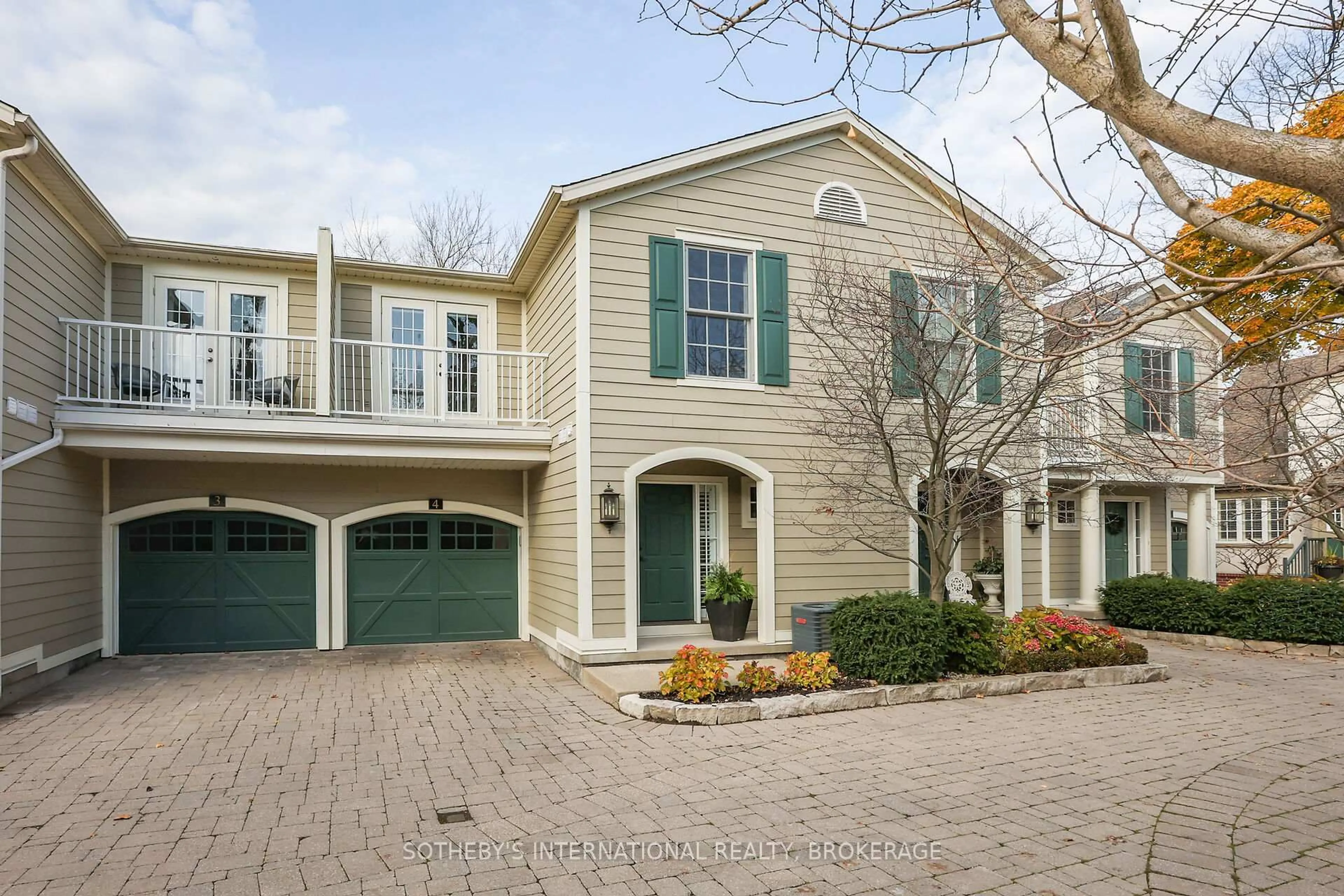 Home with brick exterior material, street for 175 Queen St #4, Niagara-on-the-Lake Ontario L0S 1J0