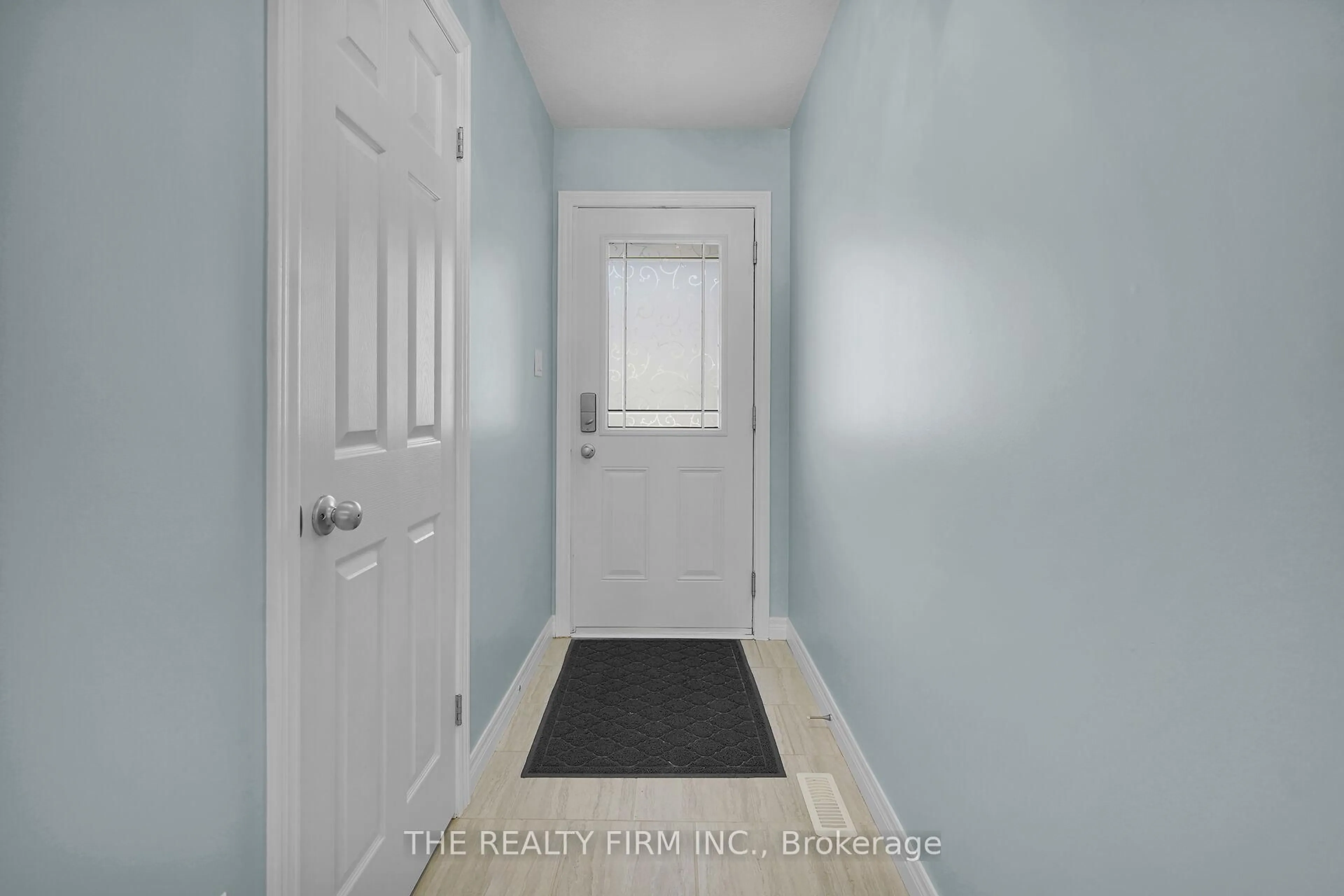 Indoor entryway for 1220 Riverbend Rd #115, London South Ontario N6K 0G5