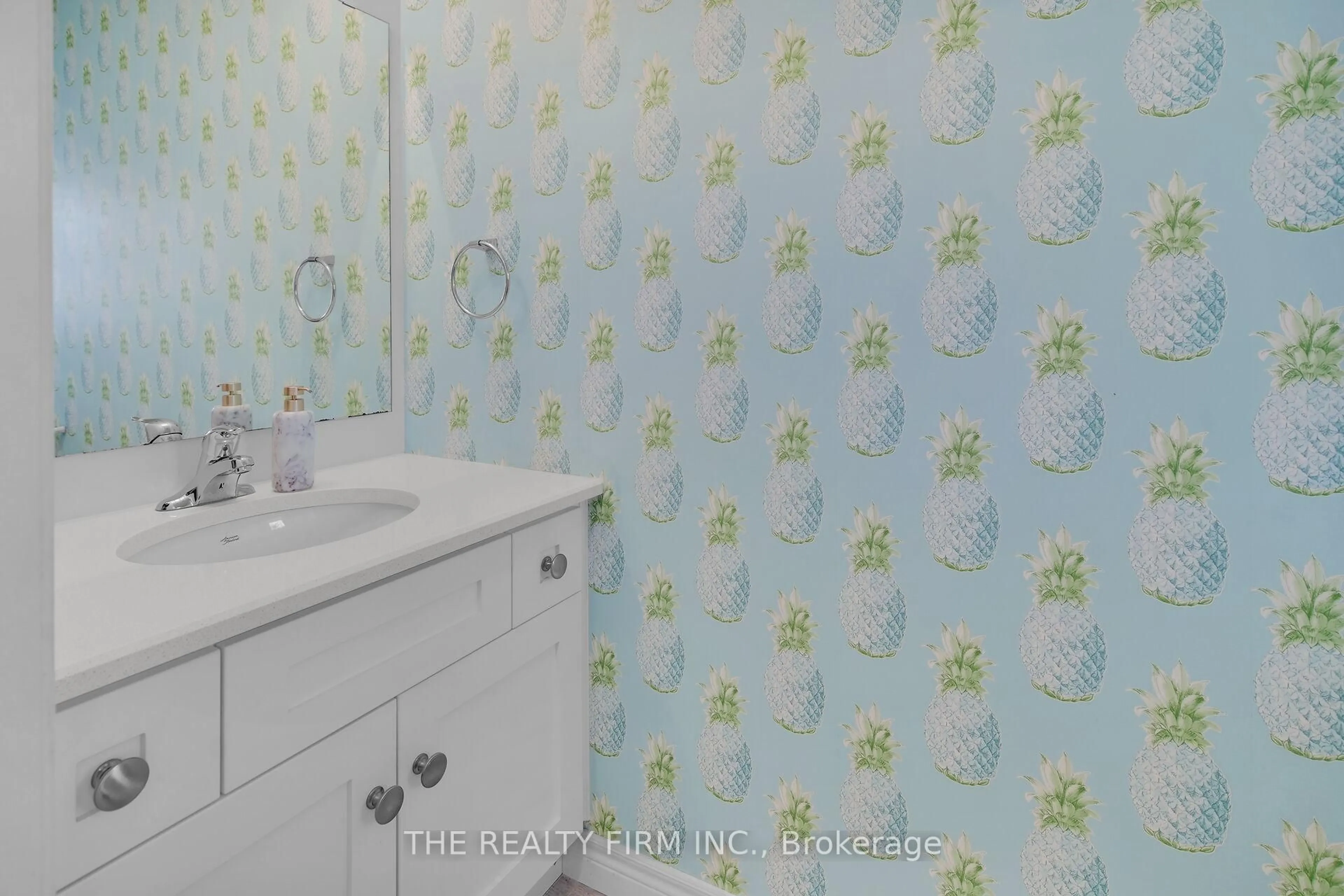 Standard bathroom, ceramic/tile floor for 1220 Riverbend Rd #115, London South Ontario N6K 0G5