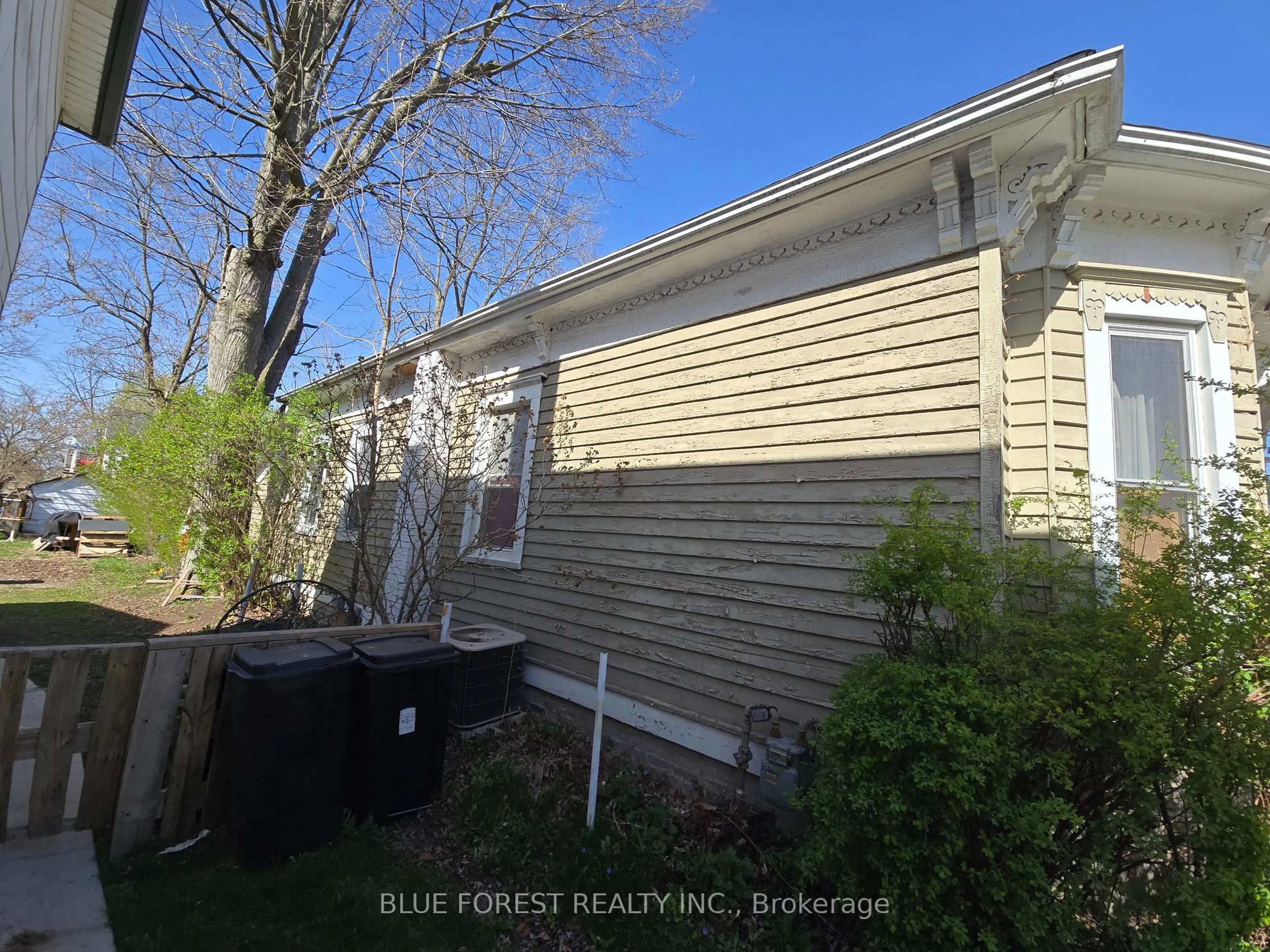 Unknown for 17 Scott St, St. Thomas Ontario N5P 1K1