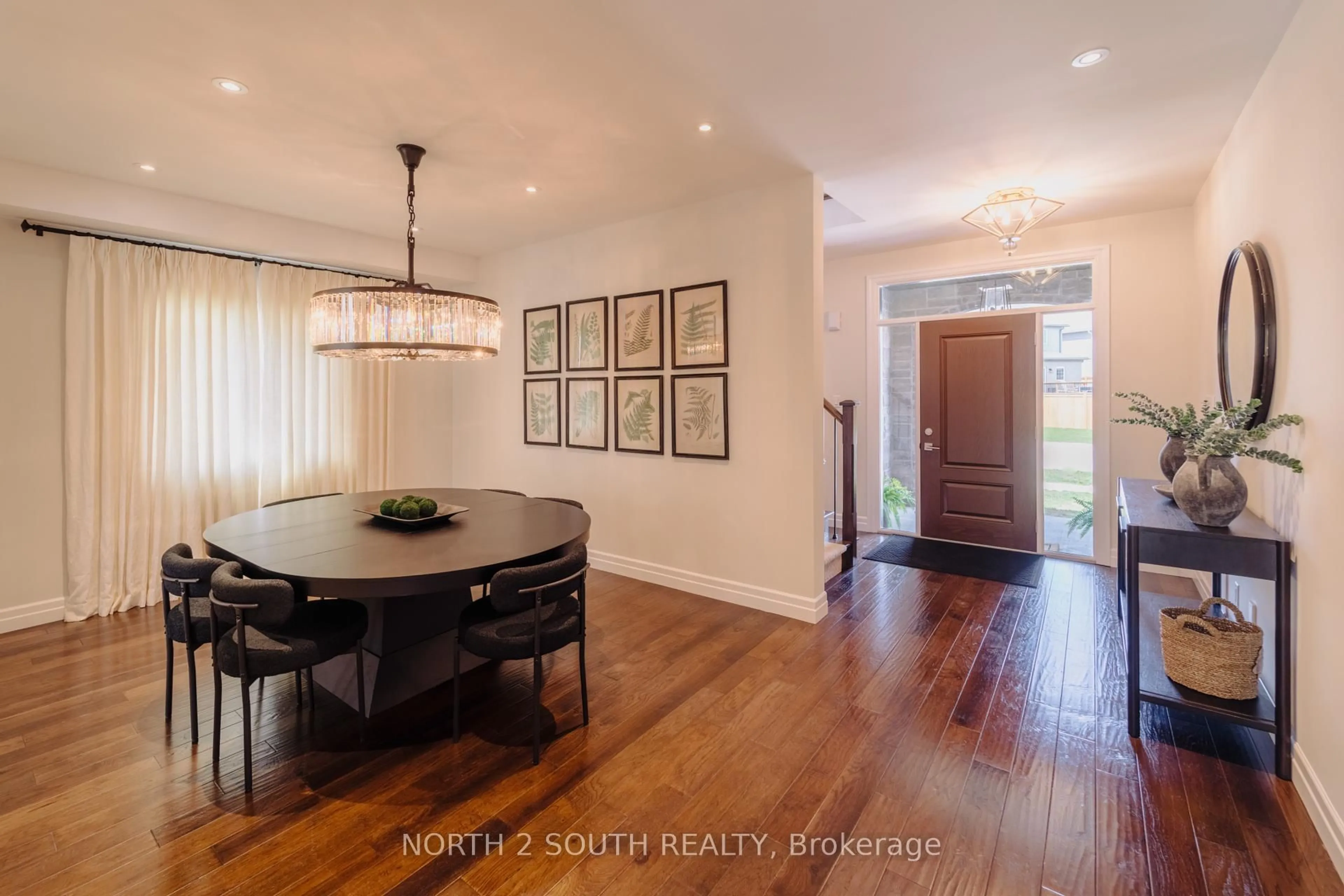 Dining room, wood/laminate floor for 151 Thomas St, Stratford Ontario N5A 0E8