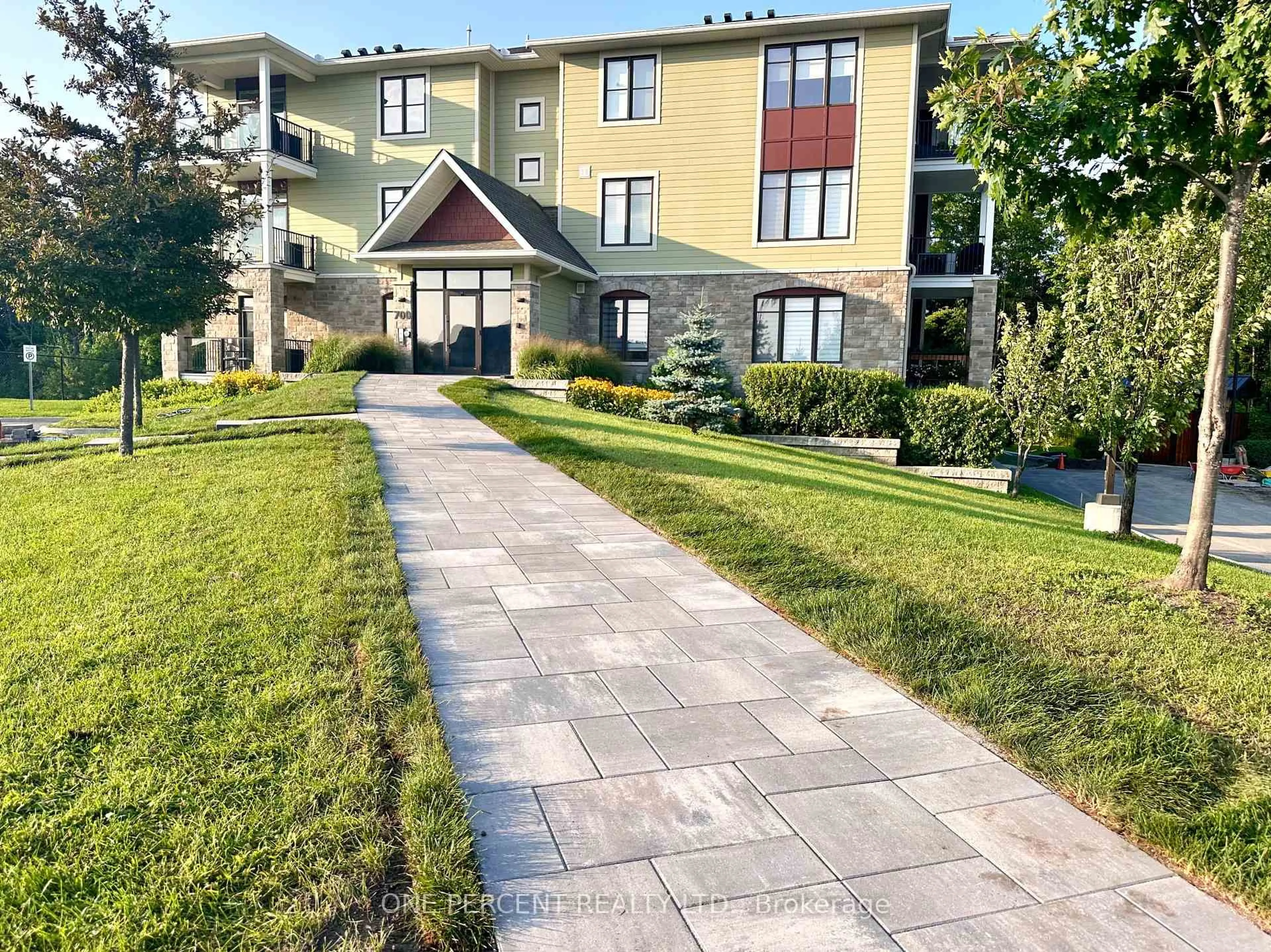 Patio, street for 700 Rue De Rivage St #101, Clarence-Rockland Ontario K4K 0K4