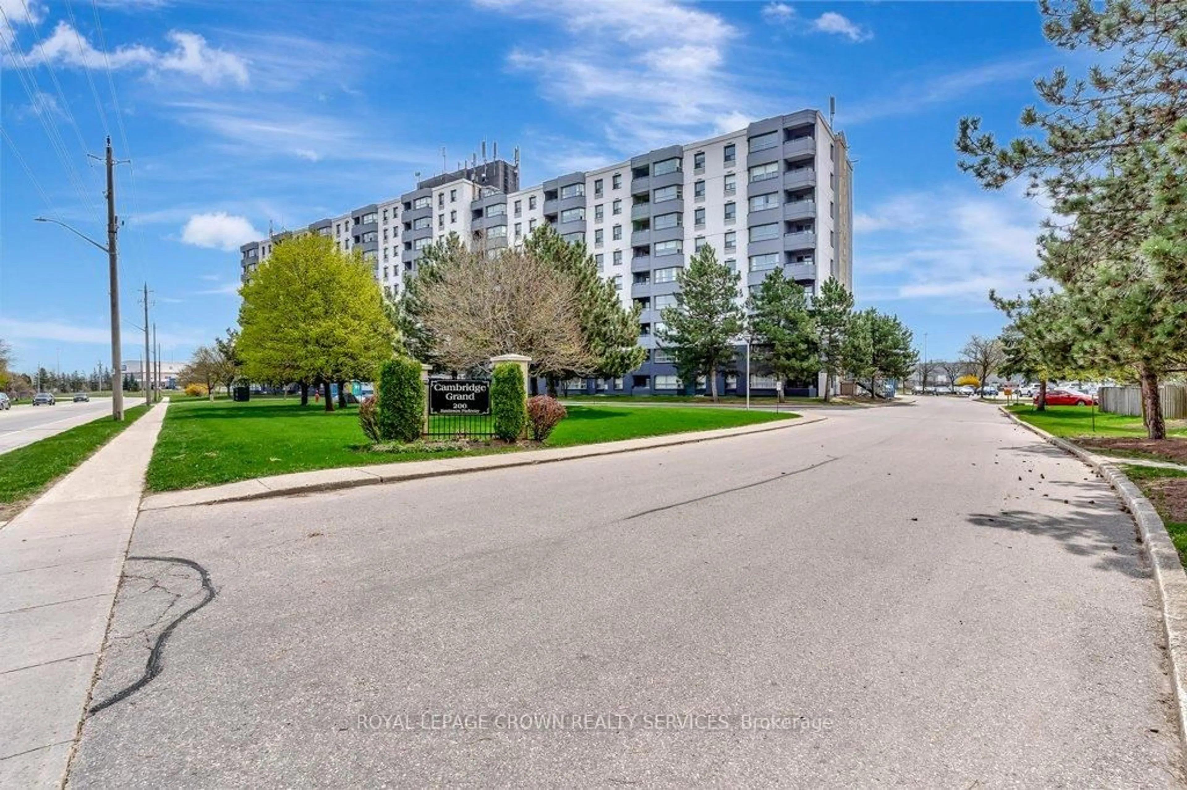 A pic from outside/outdoor area/front of a property/back of a property/a pic from drone, street for 200 Jamieson Pkwy #118, Cambridge Ontario N3C 4B5