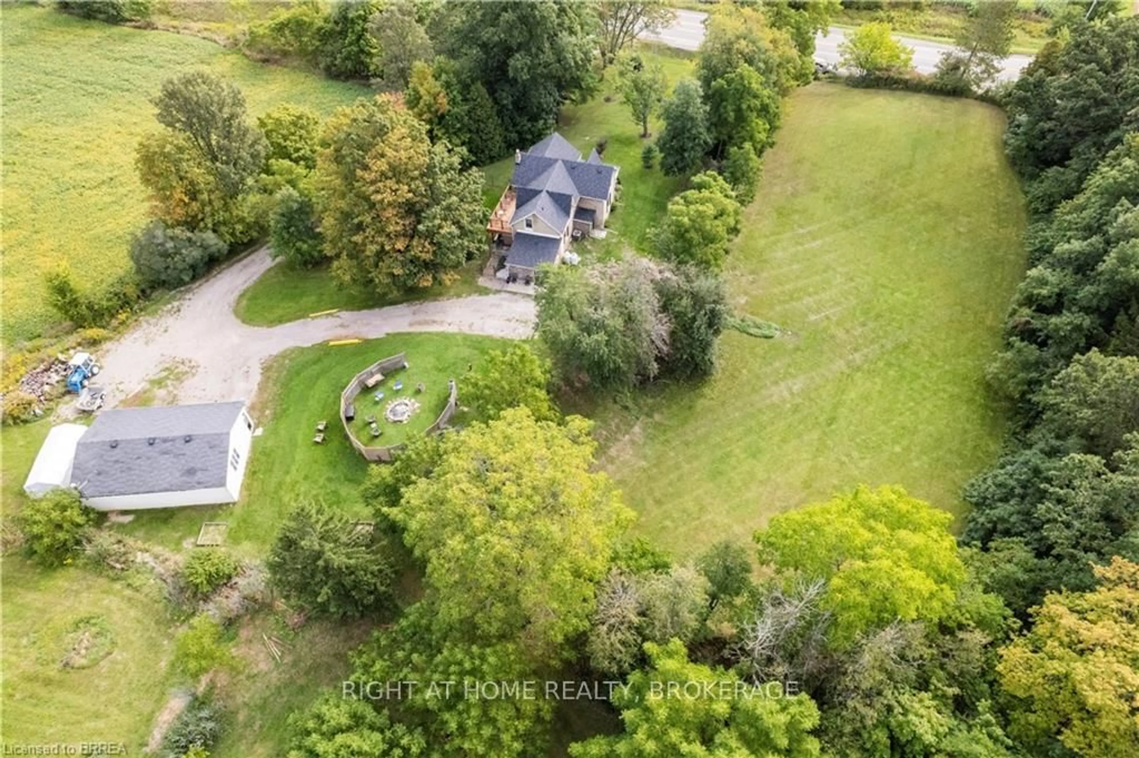 A pic from outside/outdoor area/front of a property/back of a property/a pic from drone, unknown for 489 Cockshutt Rd, Brant Ontario N0E 1K0