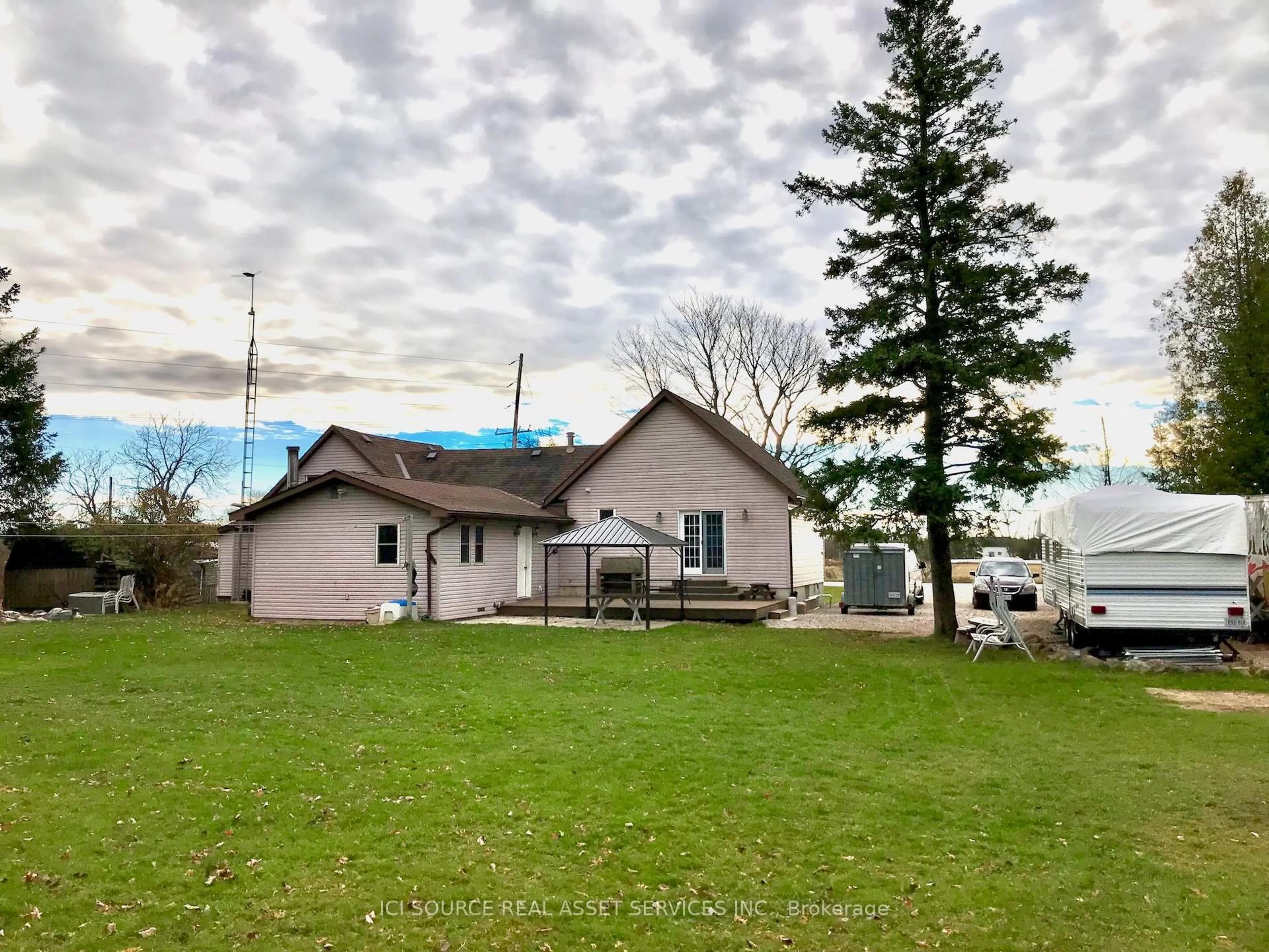 A pic from outside/outdoor area/front of a property/back of a property/a pic from drone, unknown for 206 Lindsay Rd 30 N/A, Northern Bruce Peninsula Ontario N0H 1Z0