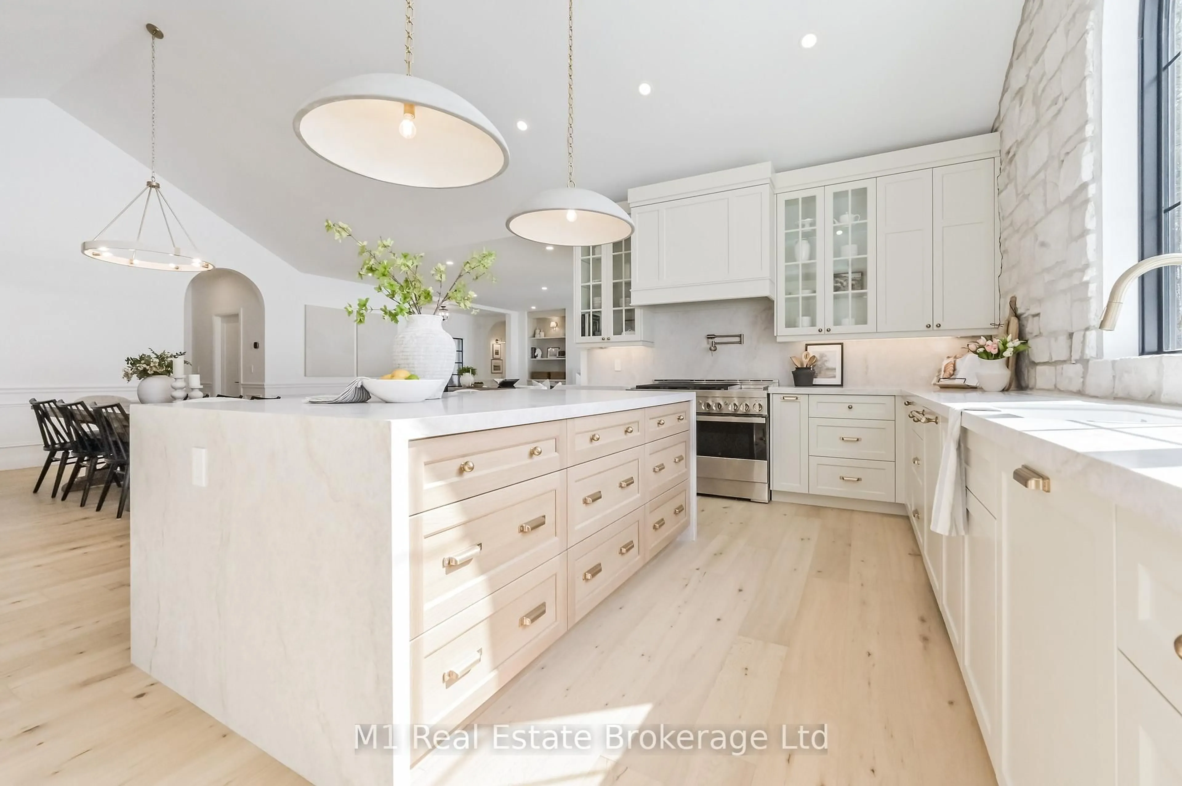 Contemporary kitchen, wood/laminate floor for 433 South River Rd, Centre Wellington Ontario N0B 1S0
