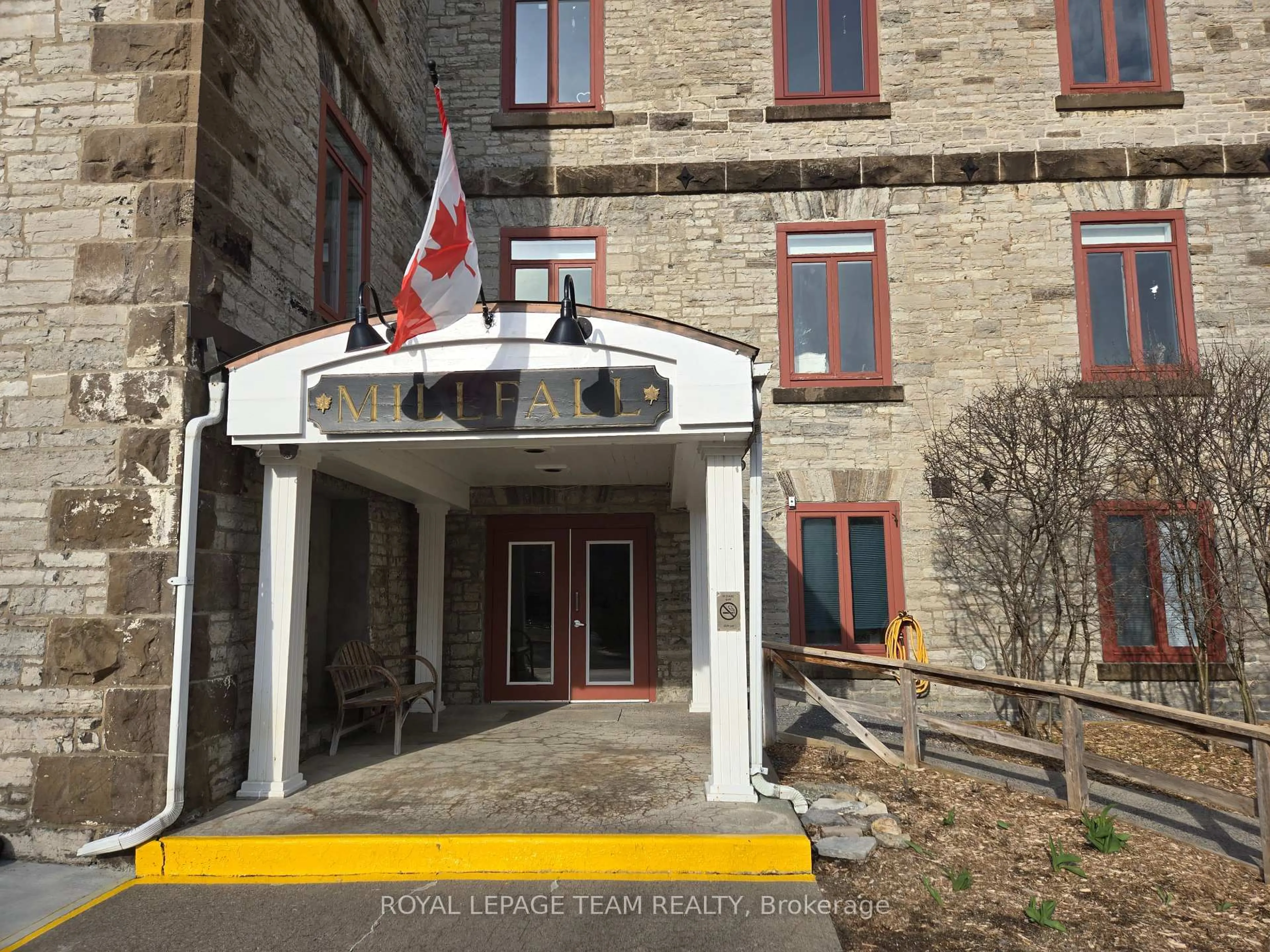 Indoor foyer for 1 Rosamond St #409, Almonte Ontario K0A 1A0