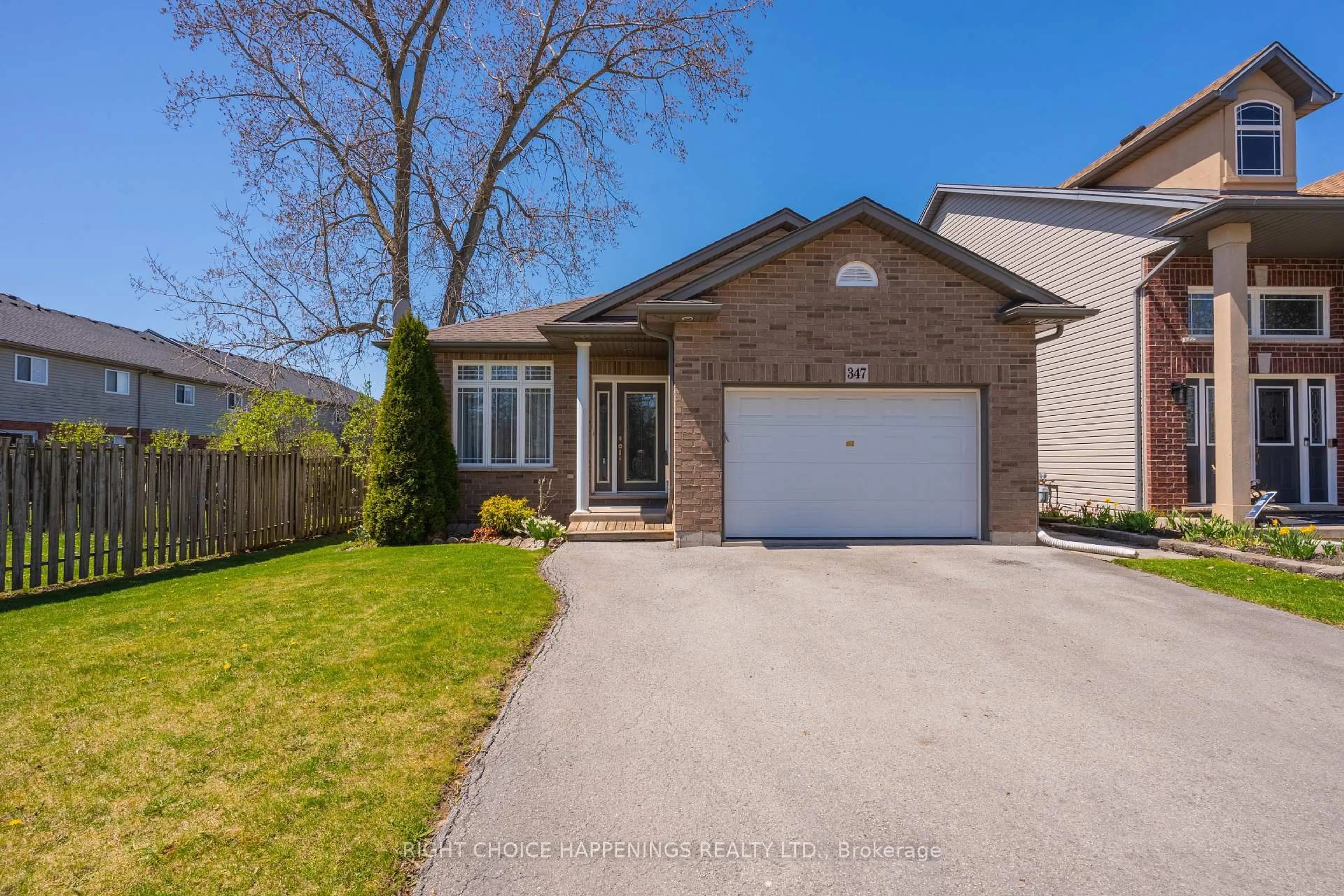 Home with brick exterior material, street for 347 Oakcrest Ave, Welland Ontario L3C 7K1