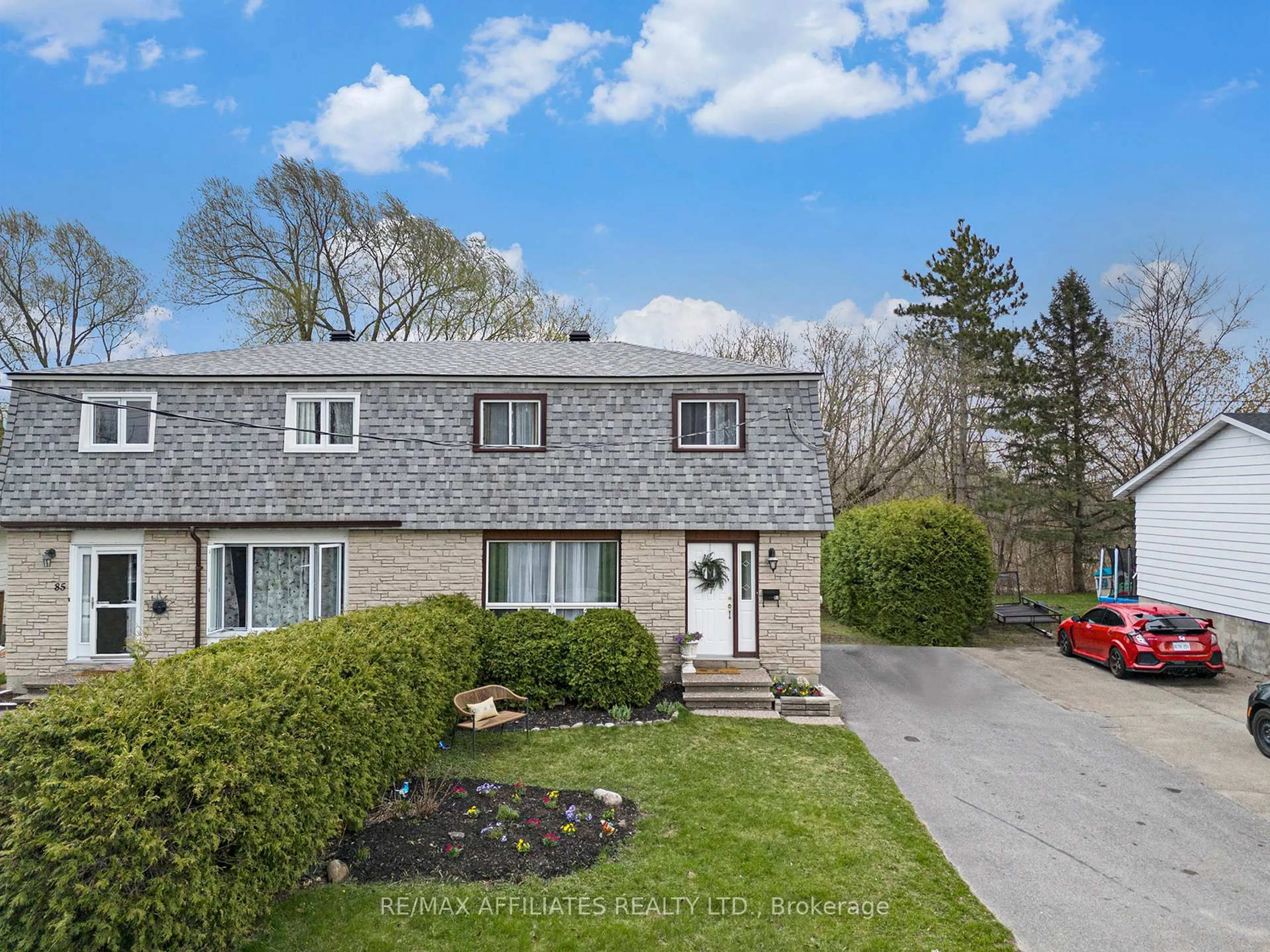 A pic from outside/outdoor area/front of a property/back of a property/a pic from drone, street for 83 Stephen St, Smiths Falls Ontario K7A 1K7