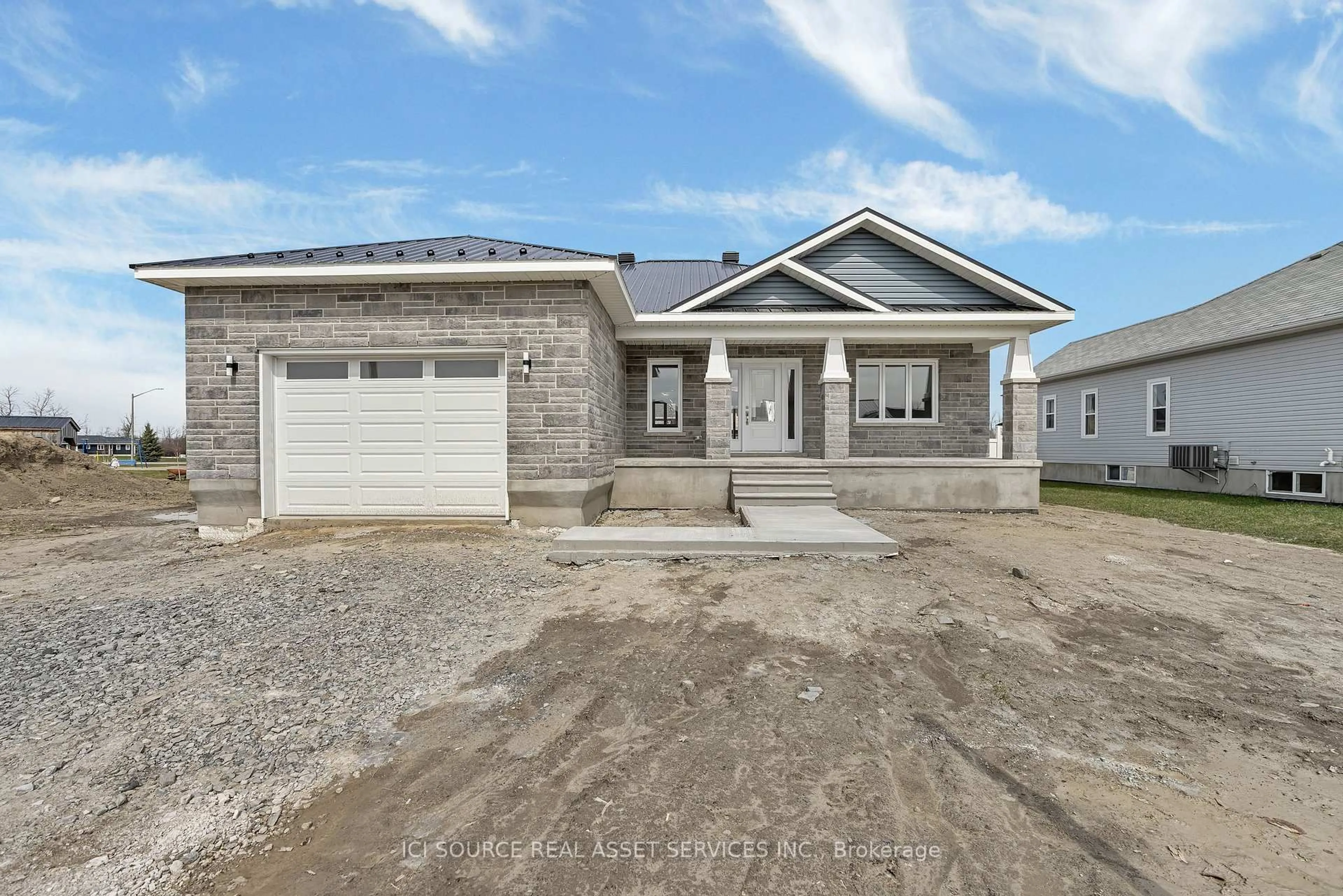 Home with brick exterior material, street for 72 Tabitha Cres, North Dundas Ontario K0C 1H0