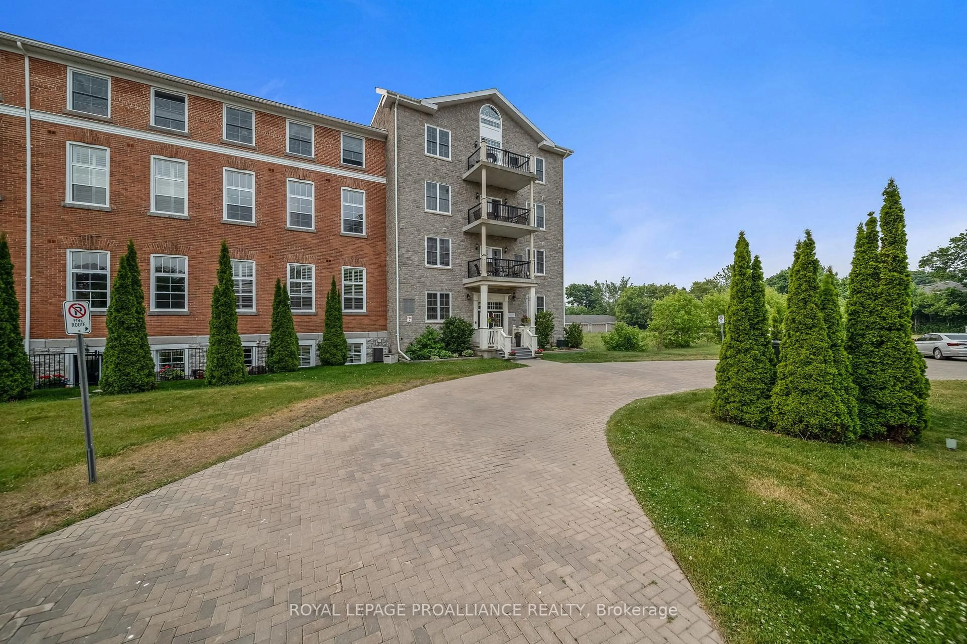 A pic from outside/outdoor area/front of a property/back of a property/a pic from drone, unknown for 323 George St #403, Cobourg Ontario K9A 3L9