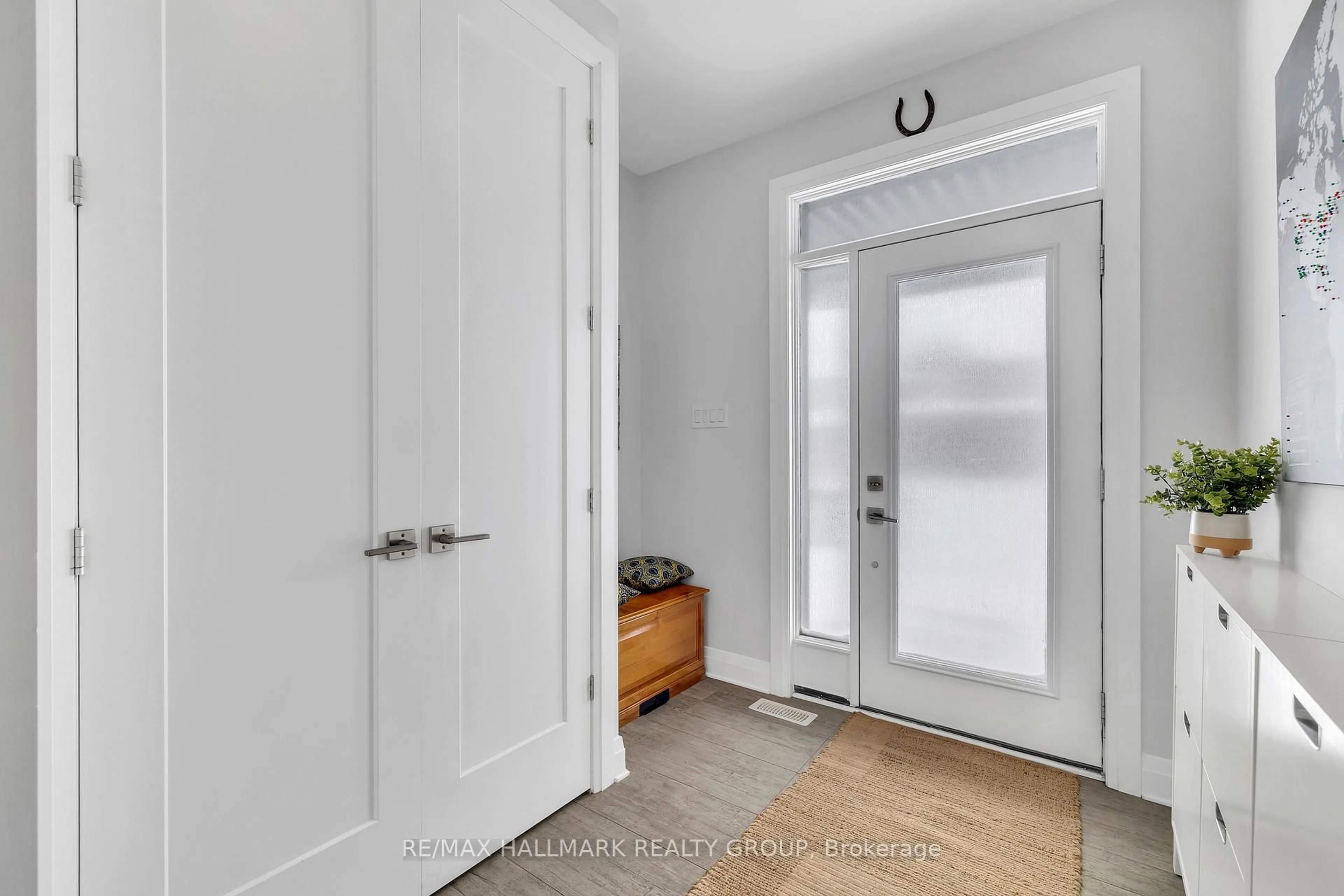 Indoor entryway for 55 Angel Hts, Stittsville Ontario K2S 2N4