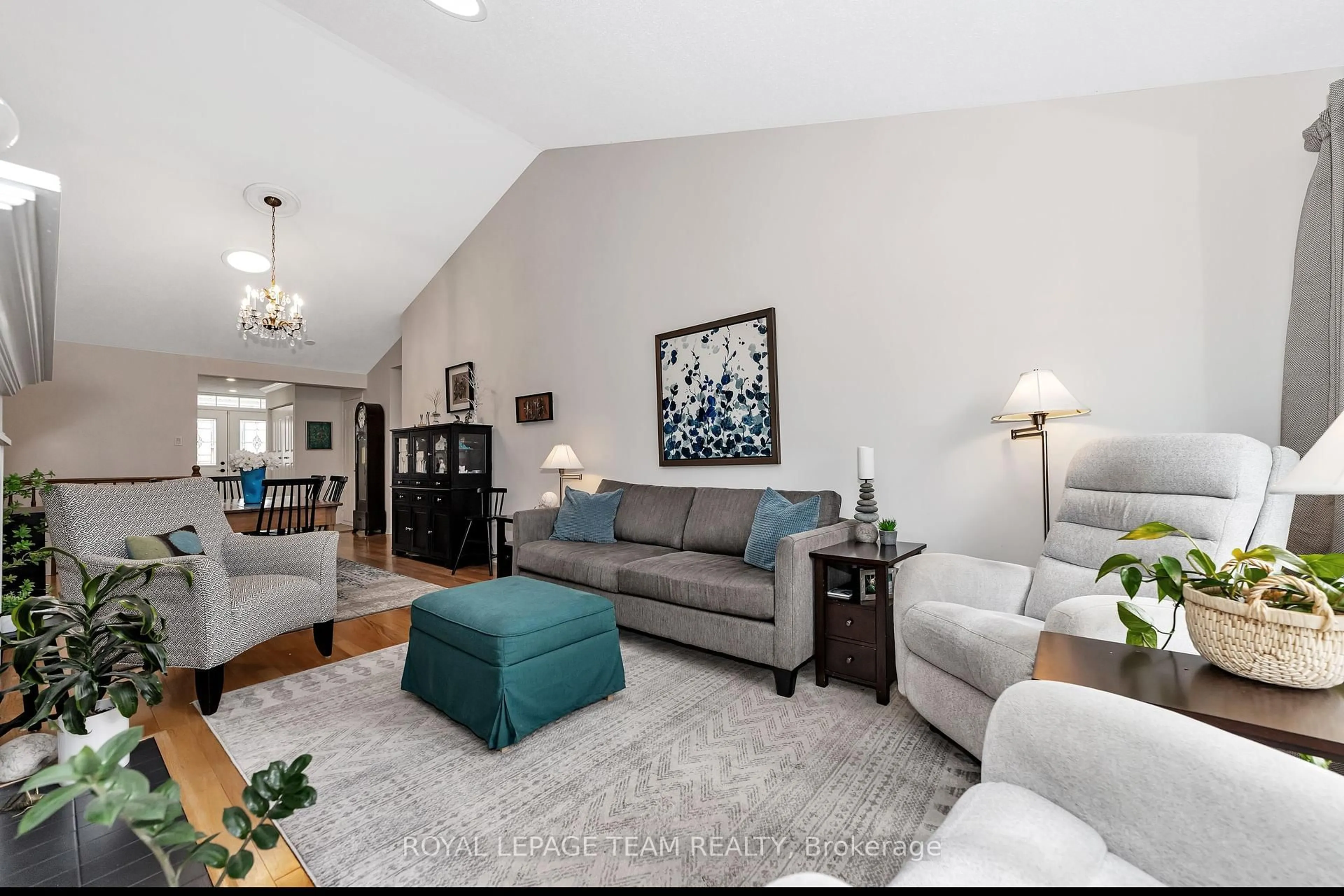 Living room with furniture, unknown for 12 Grand Harbour Crt, Stittsville Ontario K2S 1H1