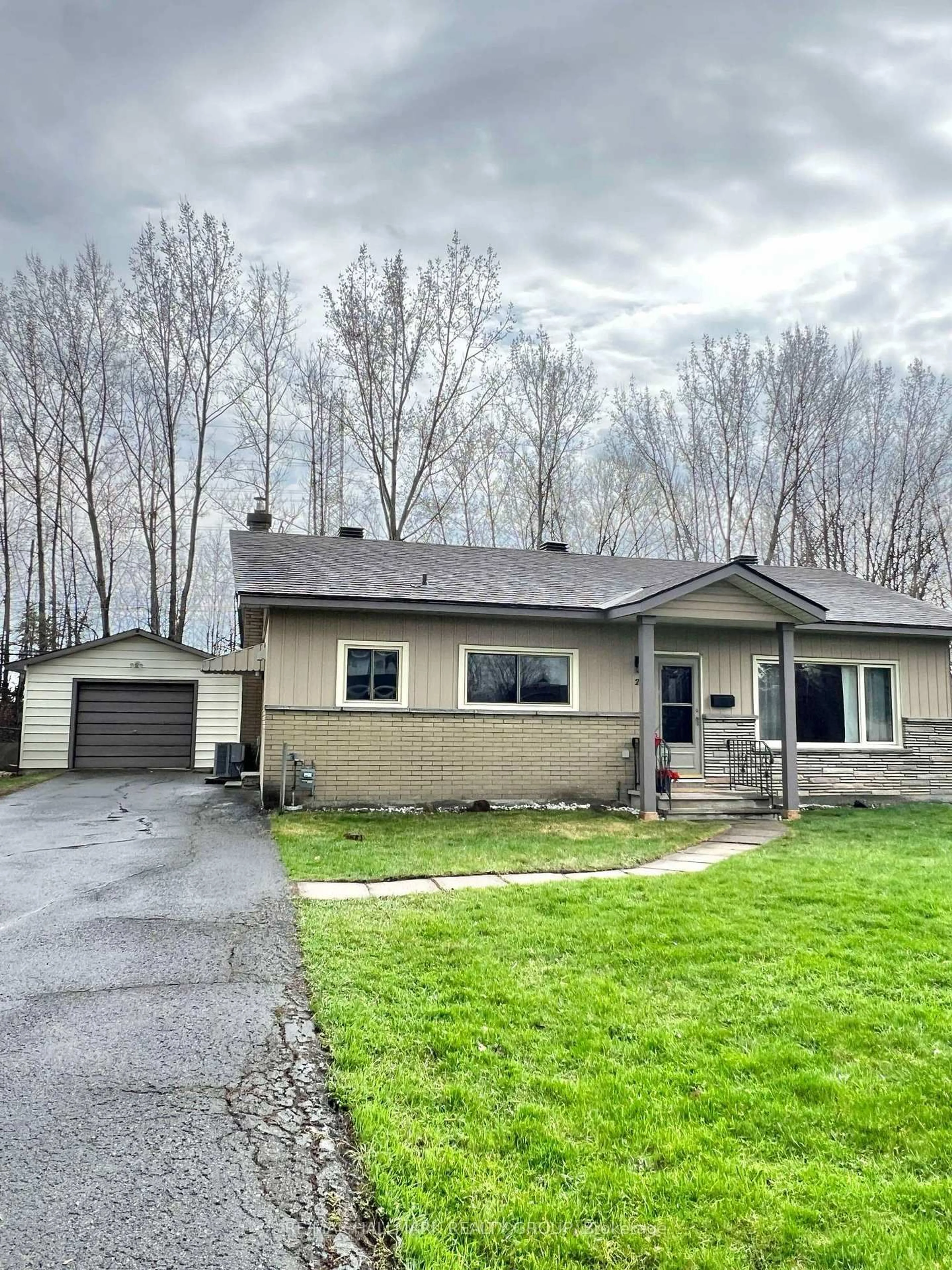 Home with vinyl exterior material, street for 28 Kirkstall Ave, Ottawa Ontario K2G 3M5
