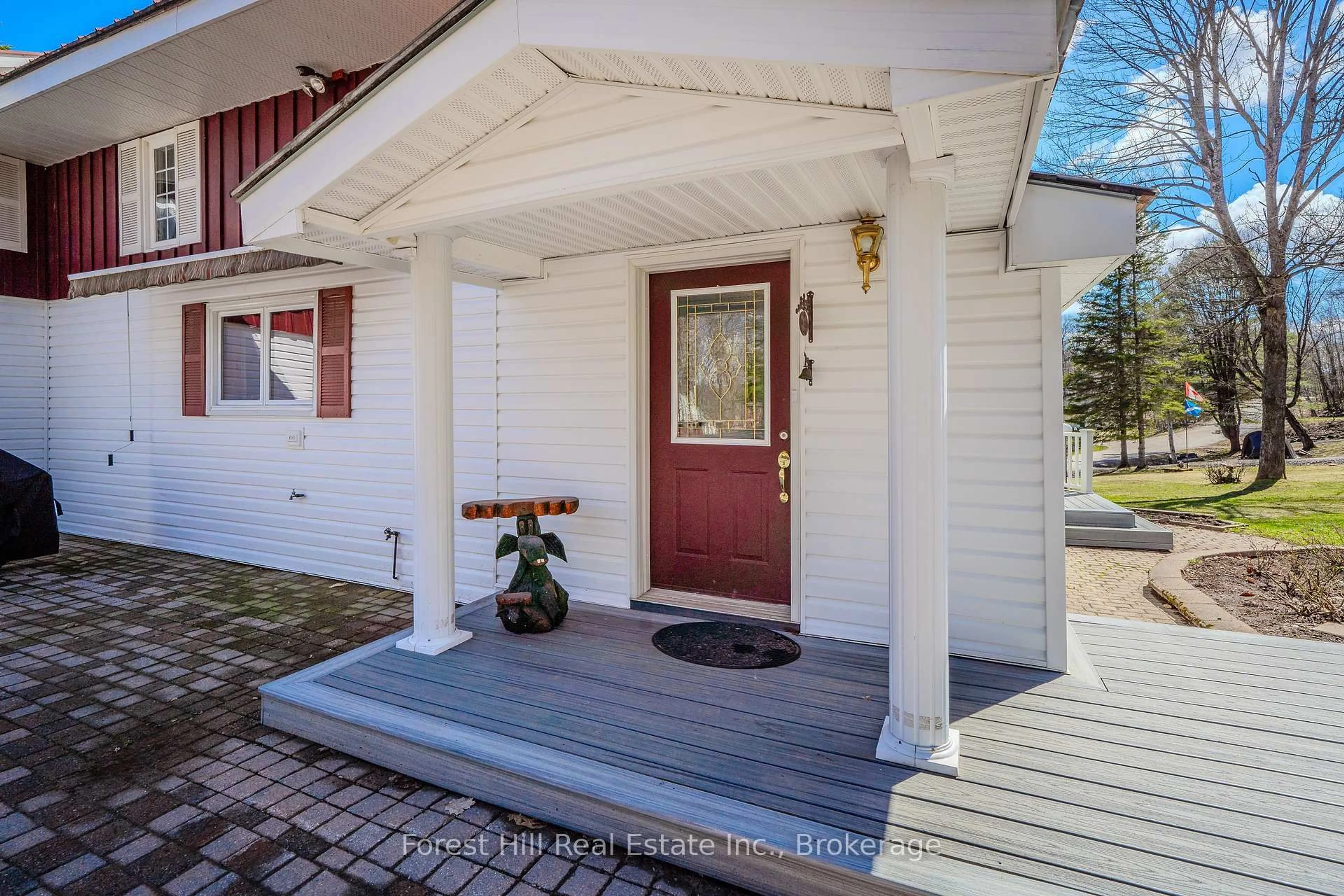 Indoor entryway for 53 TODHOLM Dr, Muskoka Lakes Ontario P0B 1J0