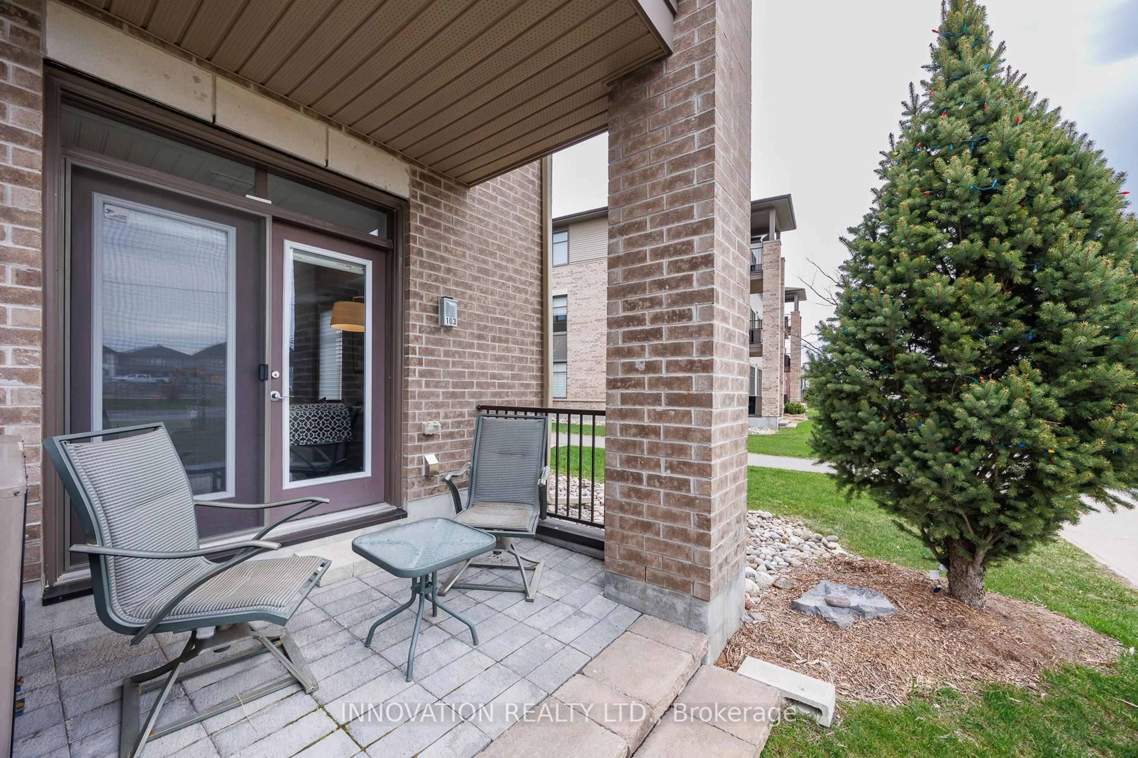 Patio, street for 320 Jatoba N/A #103, Ottawa Ontario K2V 0E7