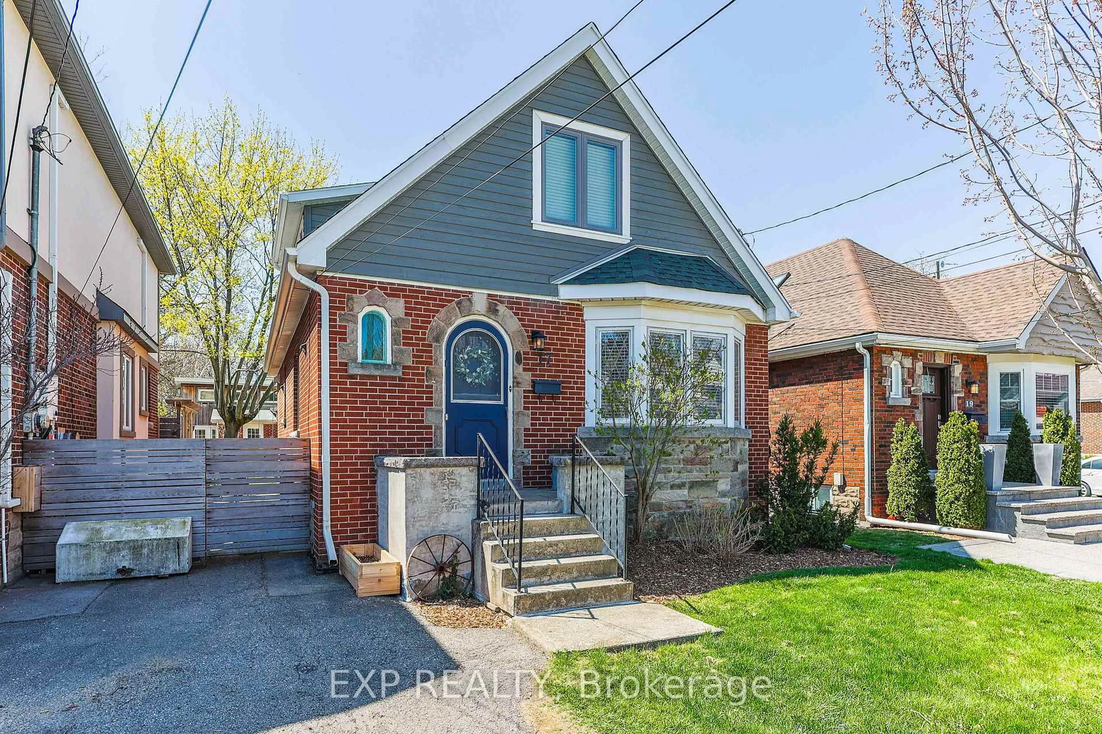 Home with brick exterior material, street for 17 Edgevale Rd, Hamilton Ontario L8S 3P1