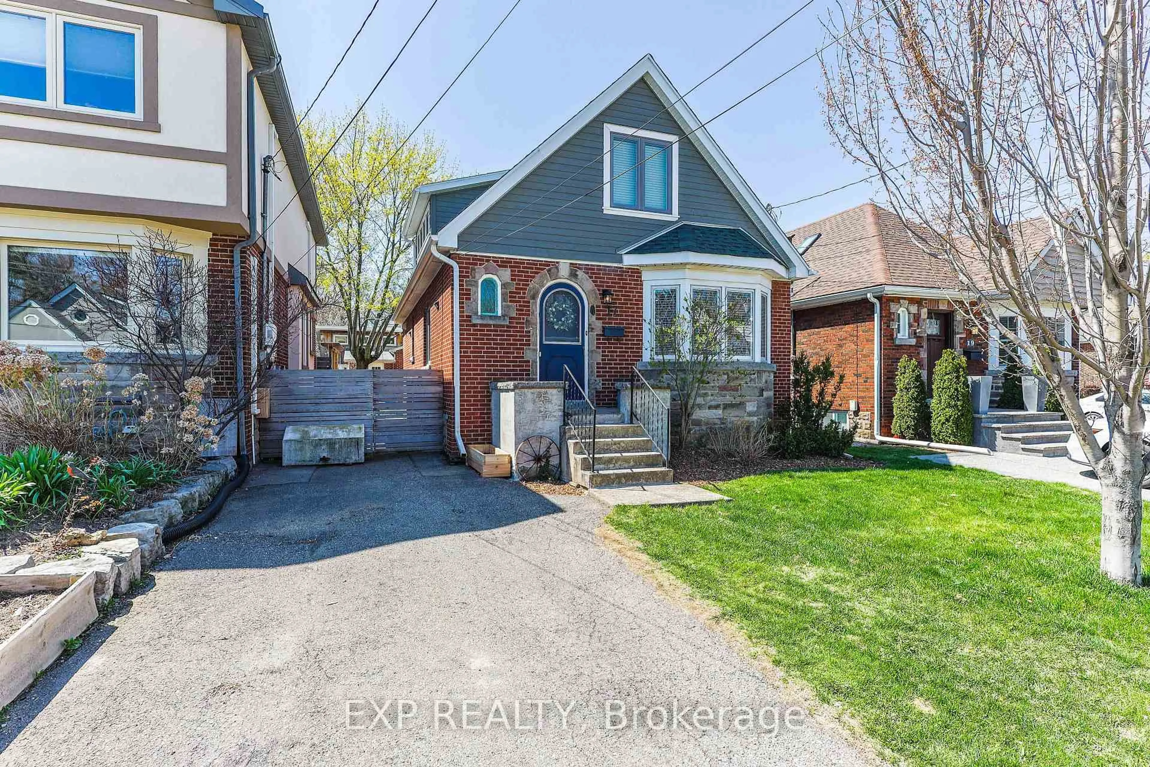 Home with brick exterior material, street for 17 Edgevale Rd, Hamilton Ontario L8S 3P1