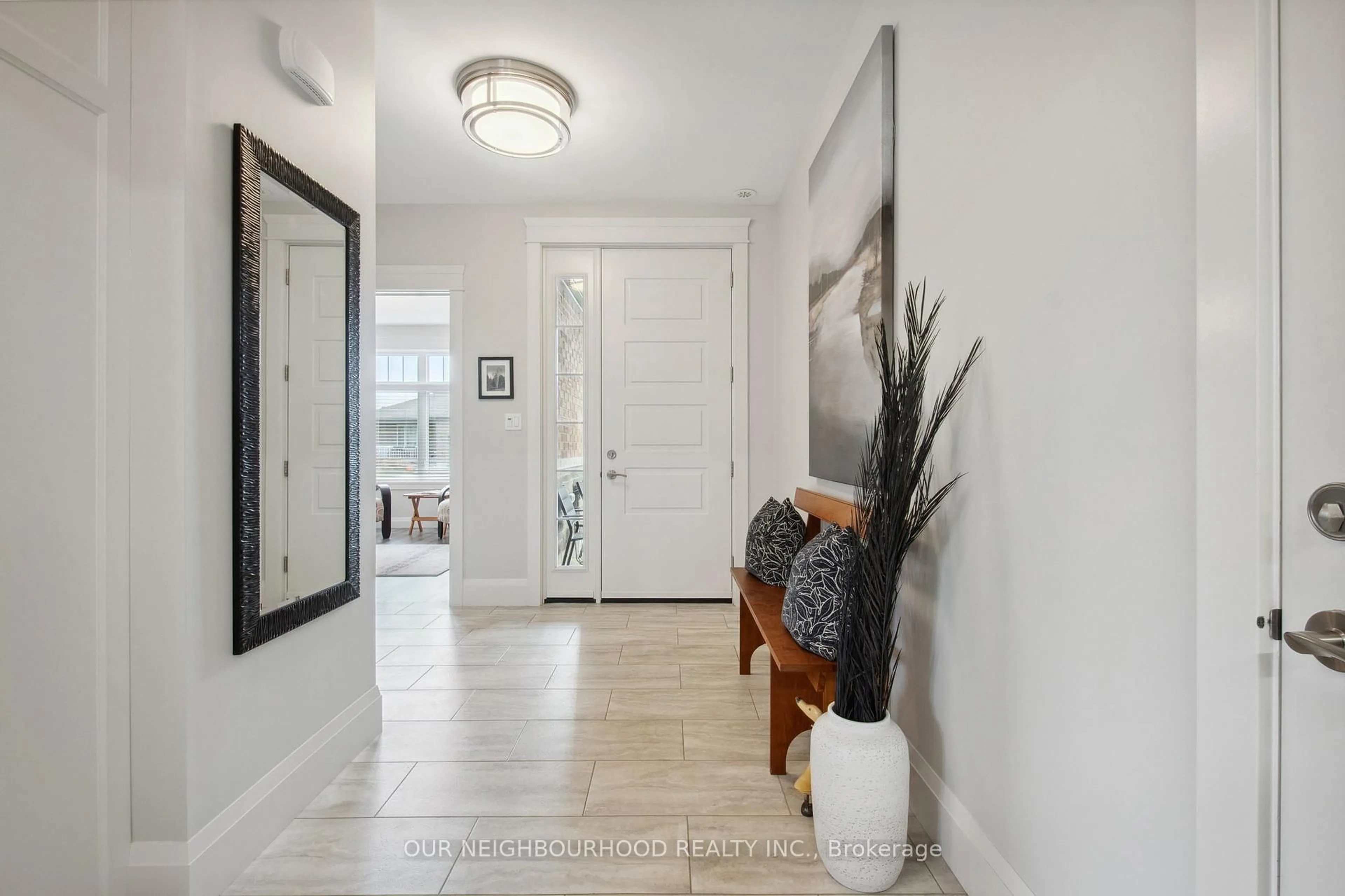 Indoor entryway for 130 Raglan St, Brighton Ontario K0K 1H0