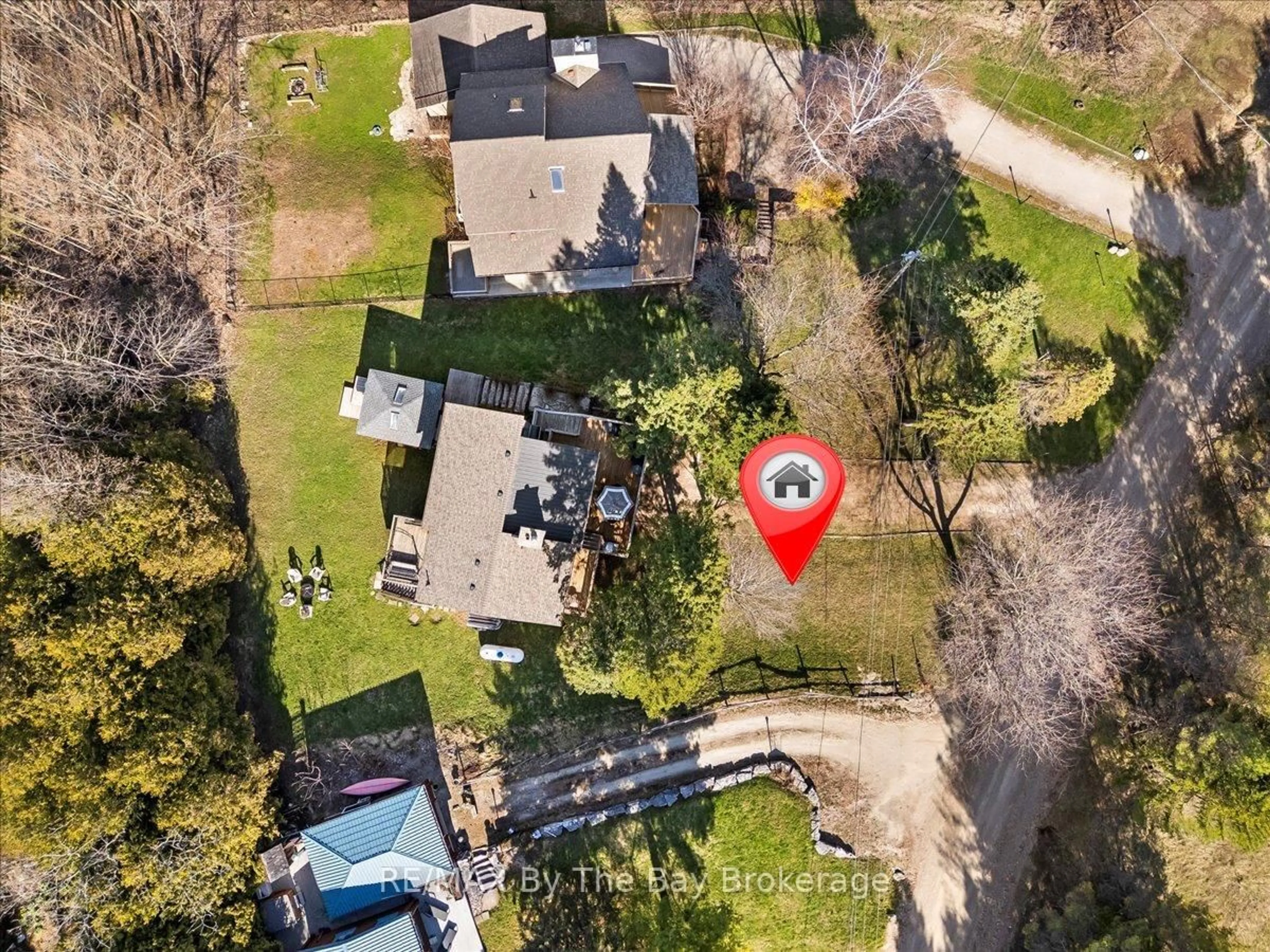 A pic from outside/outdoor area/front of a property/back of a property/a pic from drone, street for 177 Talisman Mountain Dr, Grey Highlands Ontario N0C 1G0