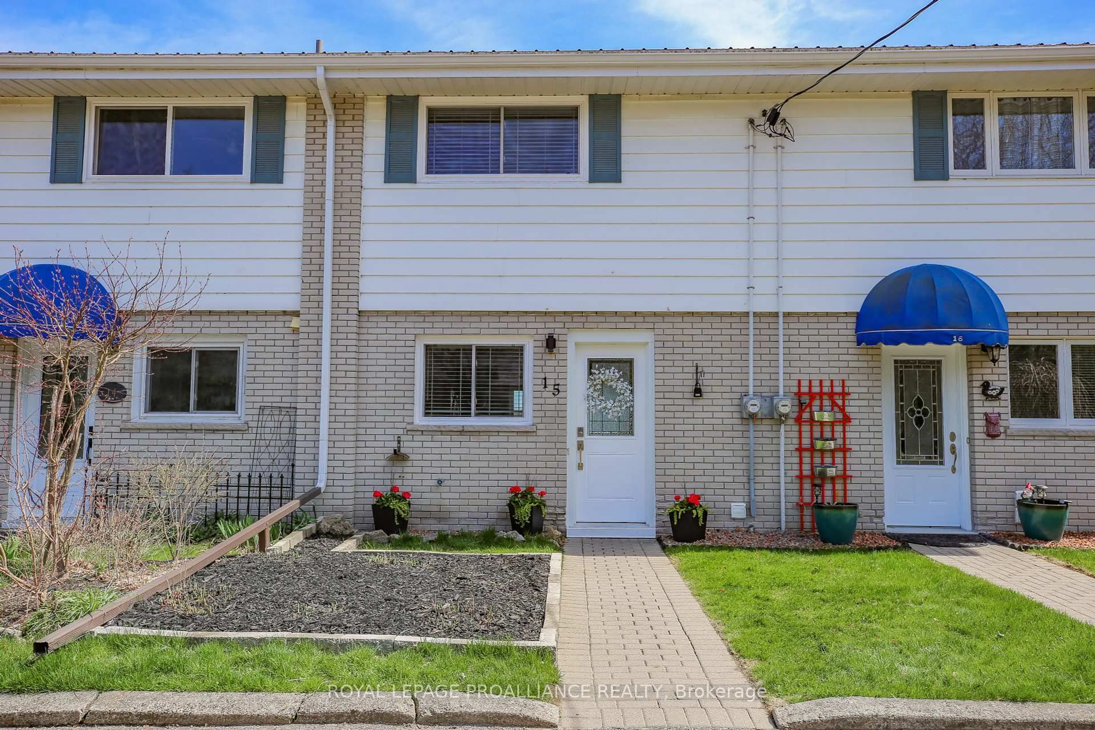 Home with vinyl exterior material, street for 808 Riverview Lane #15, Elizabethtown-Kitley Ontario K6V 7G5