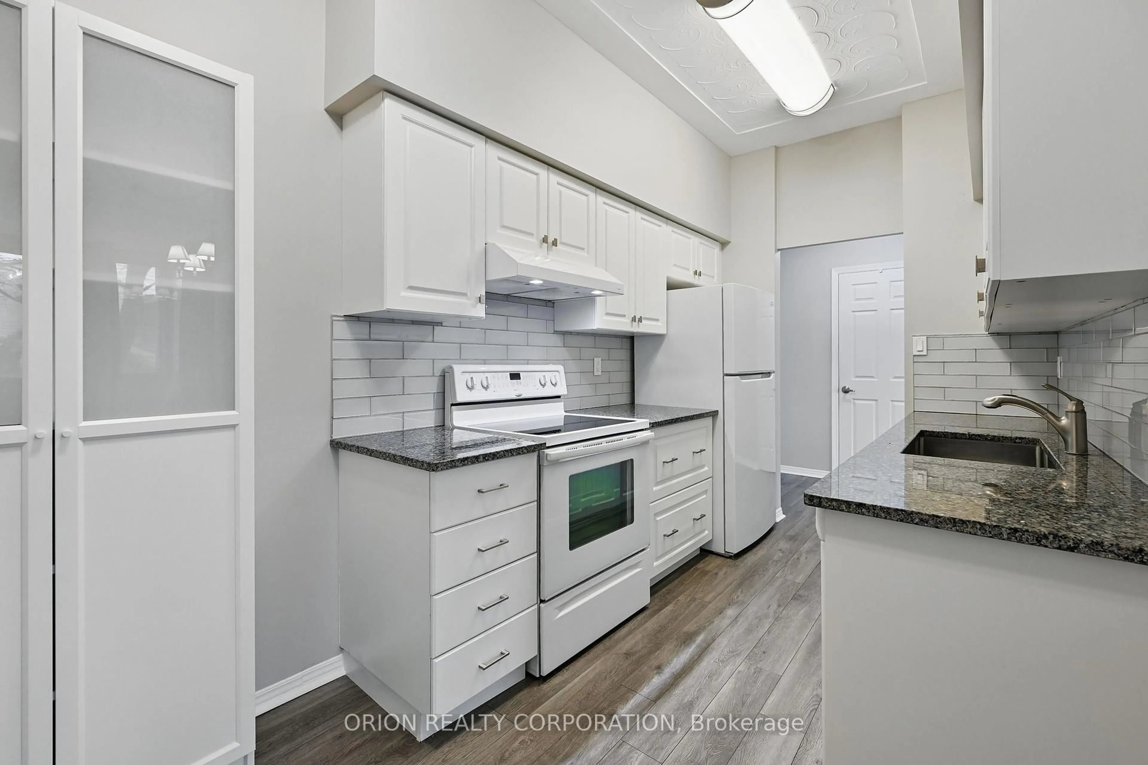 Standard kitchen, unknown for 30 Harrisford St #104, Hamilton Ontario L8K 6M9