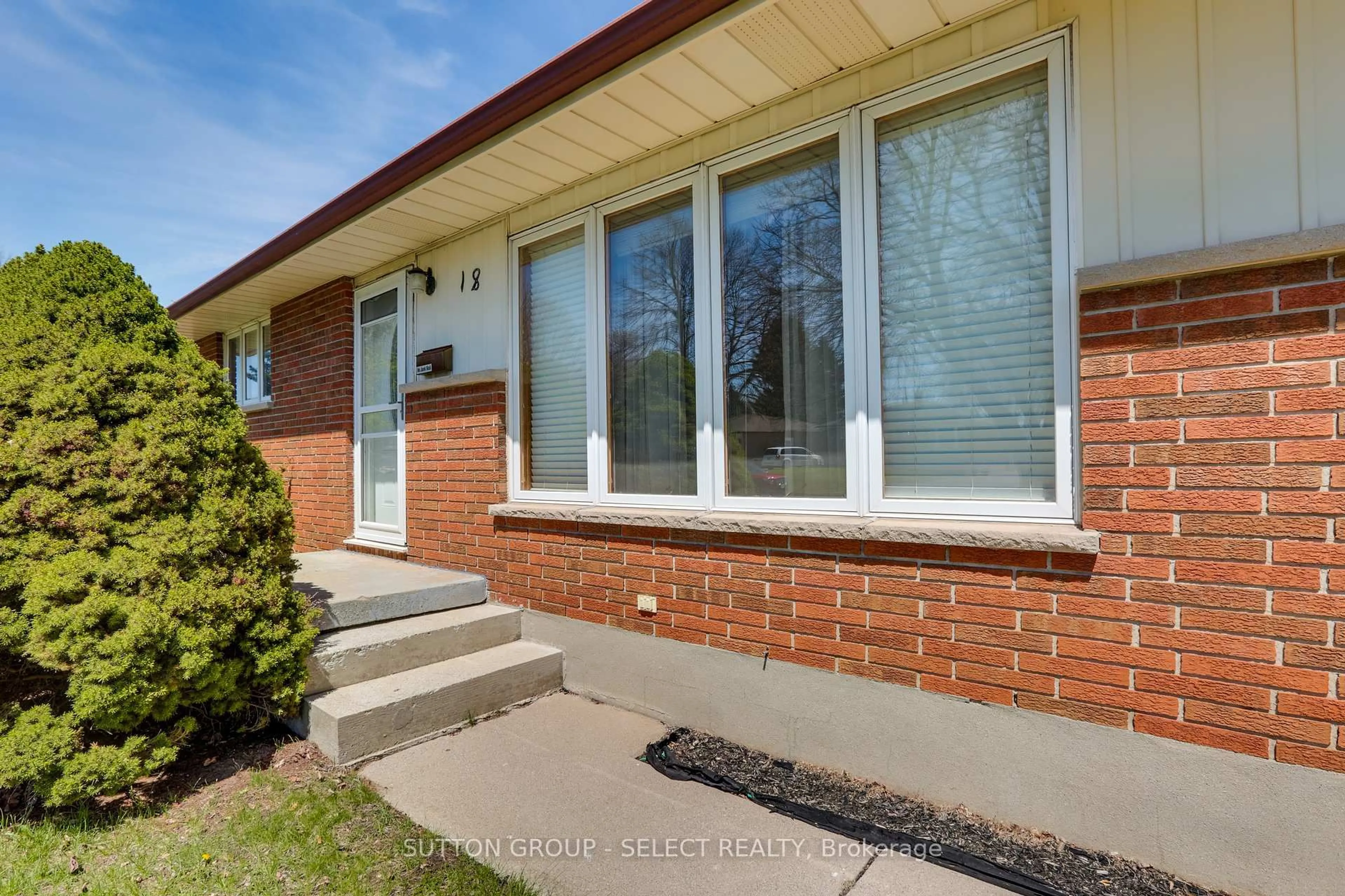 Home with brick exterior material, street for 18 Laurentian Dr, London Ontario N5W 1N9