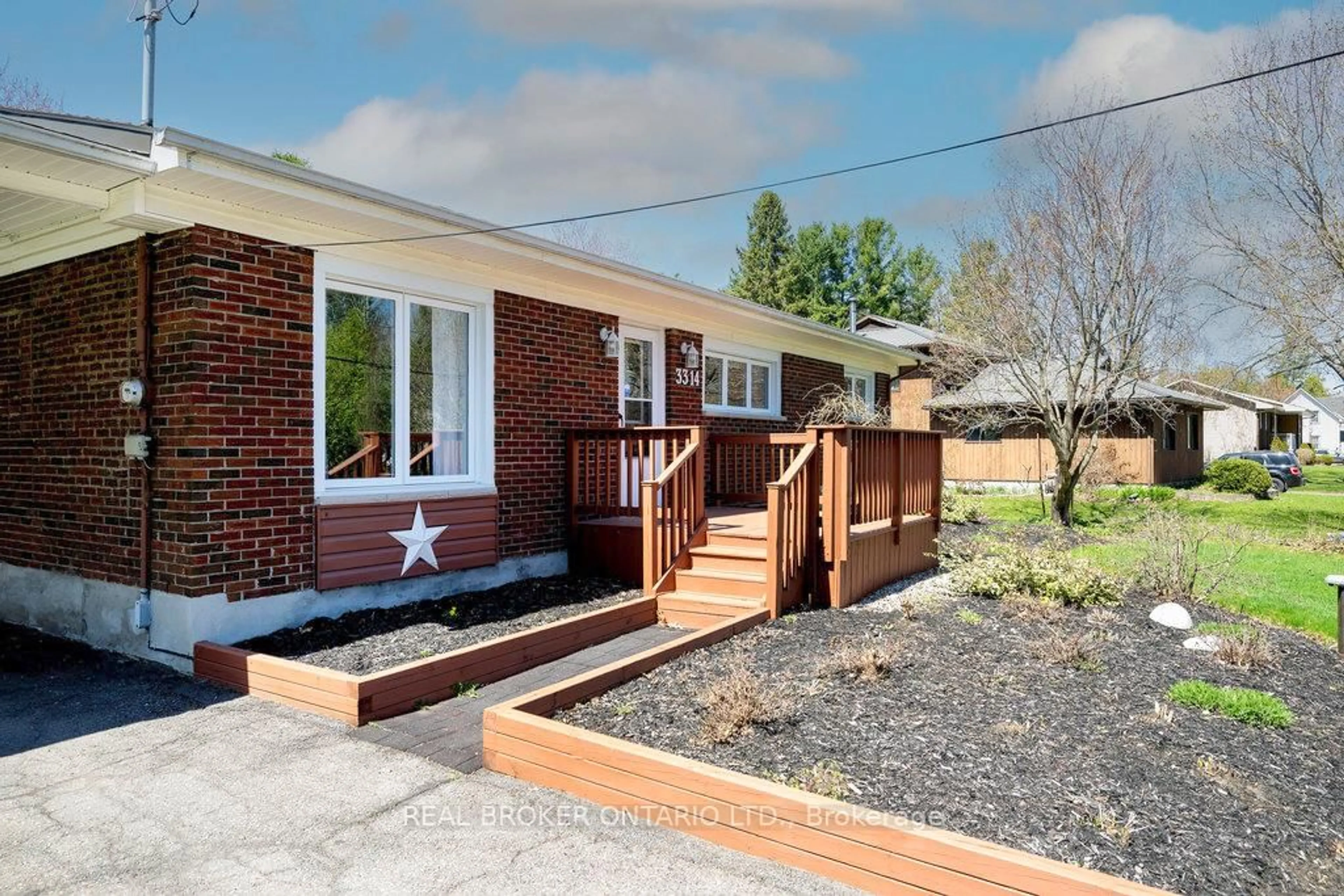 Home with brick exterior material, street for 3314 Leroy St, Osgoode Ontario K0A 2W0