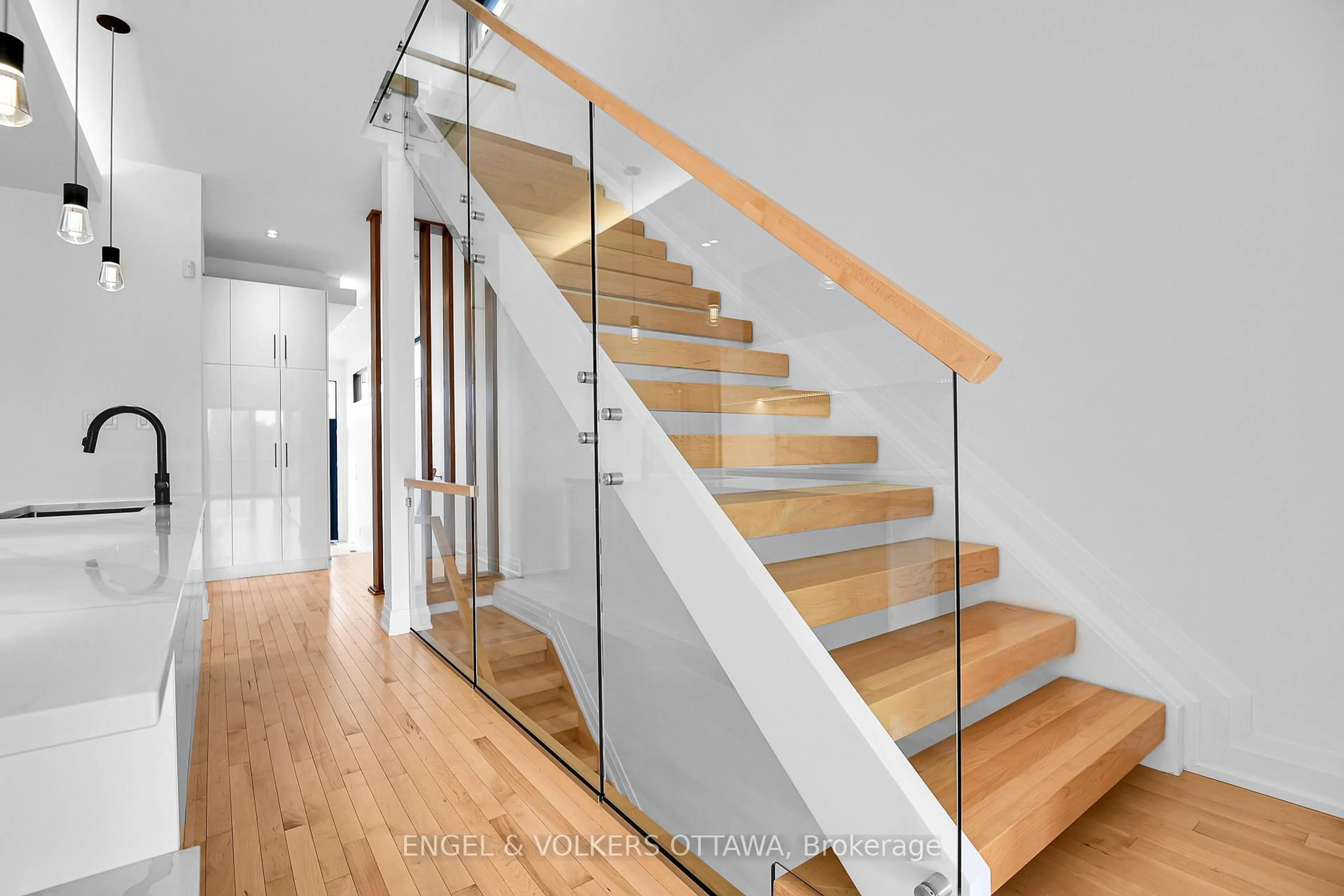 Stairs for 101 Wurtemburg St, Ottawa Ontario K1N 8L9