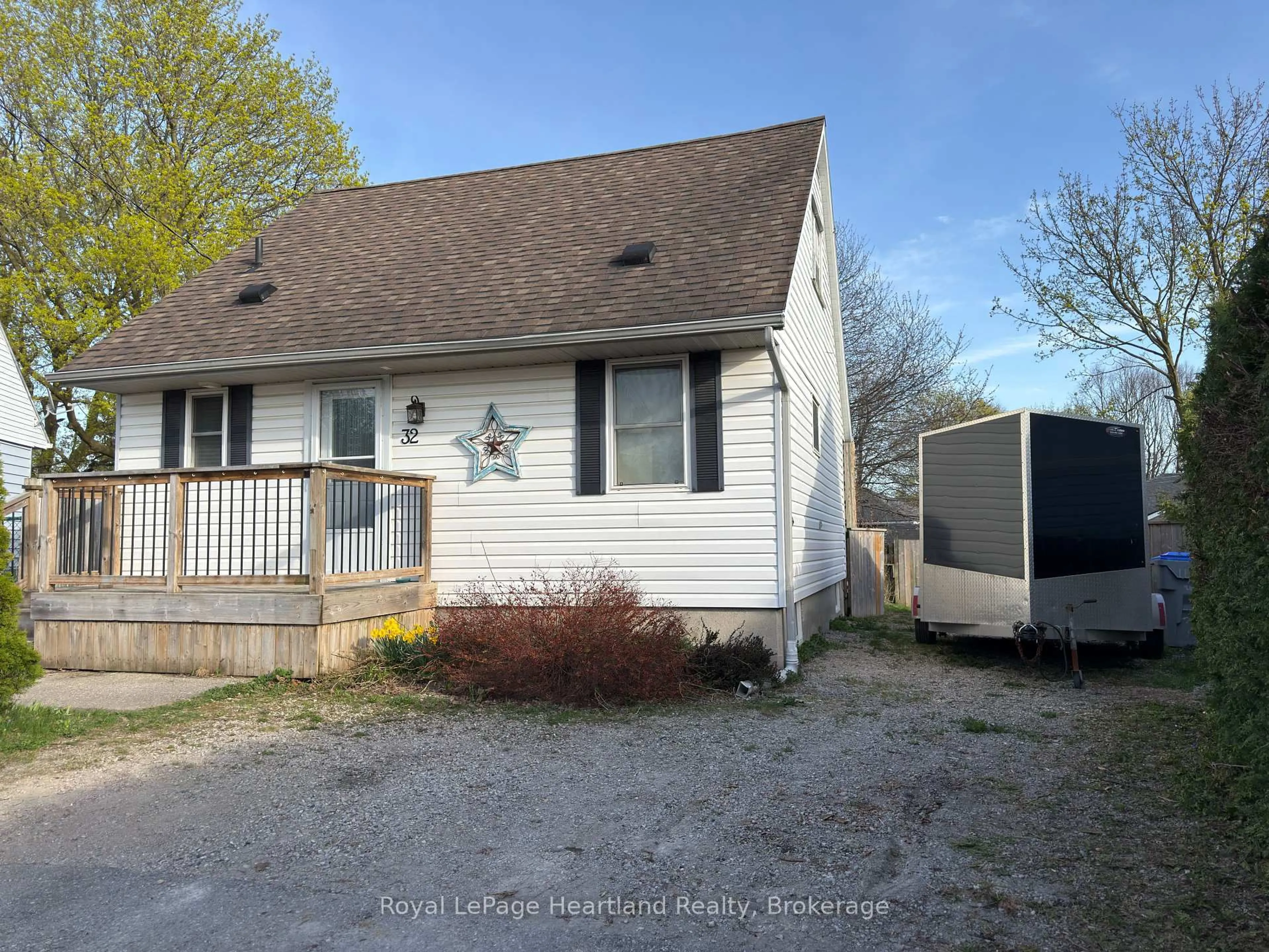 A pic from outside/outdoor area/front of a property/back of a property/a pic from drone, street for 32 Regina Rd, Huron East Ontario N0M 1L0