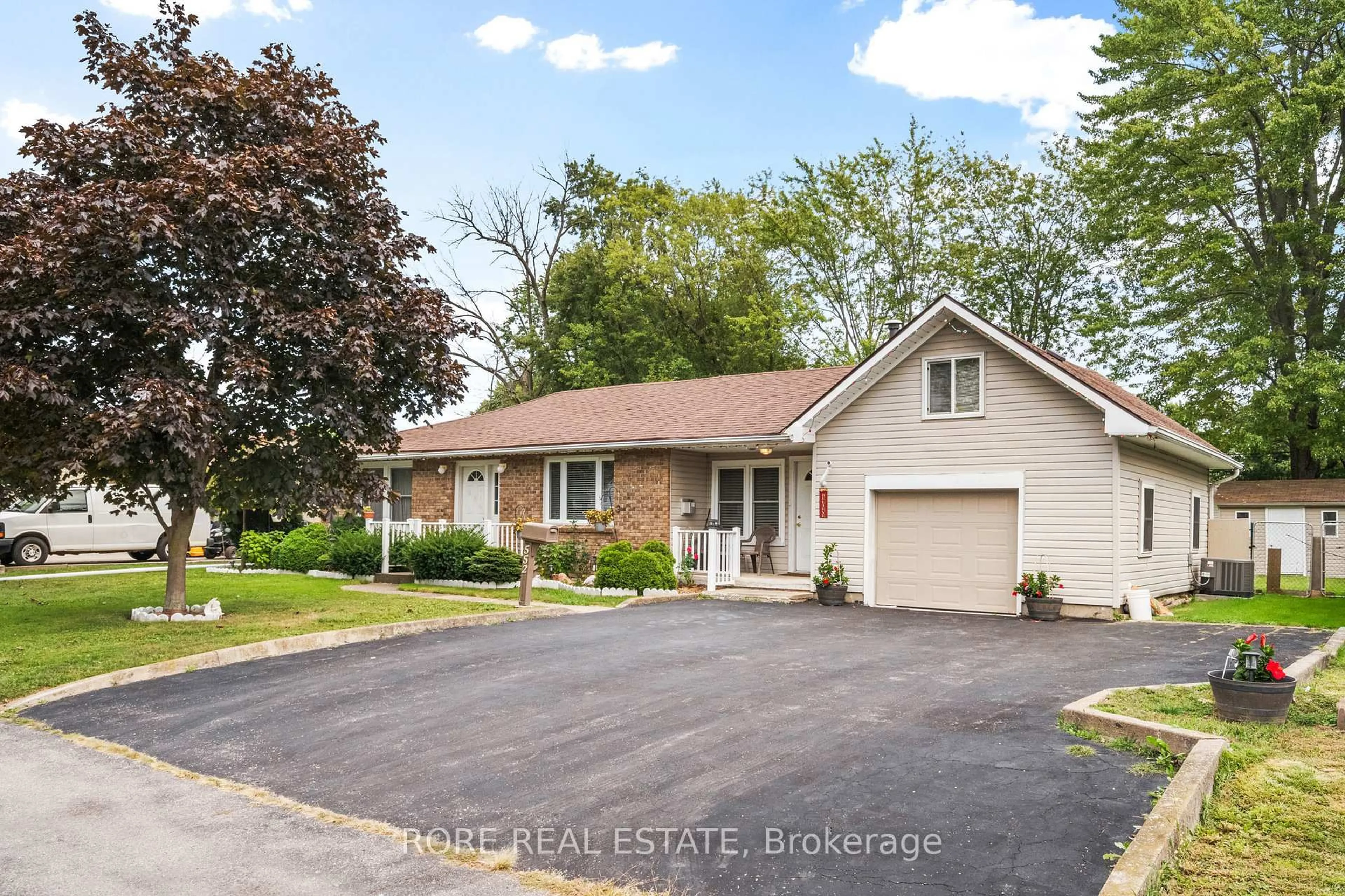 Home with brick exterior material, street for 552 FAIRVIEW Rd, Fort Erie Ontario L2A 4S6