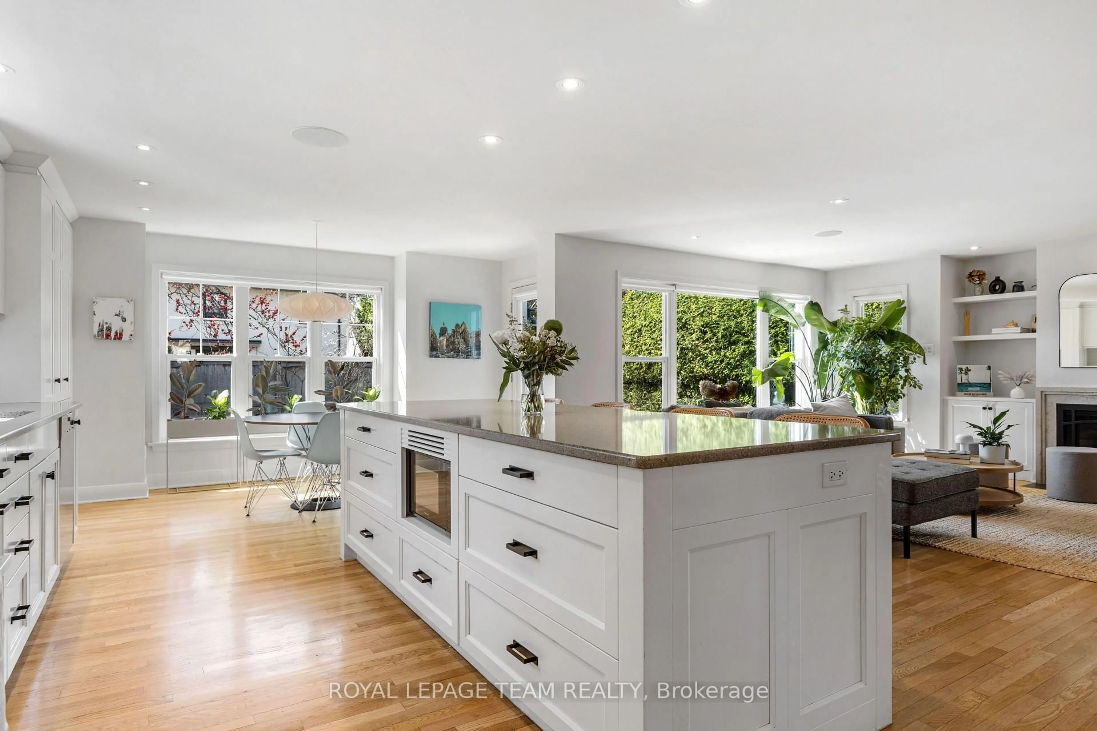 Open concept kitchen, unknown for 202 Faraday St, Ottawa Ontario K1Y 3M6