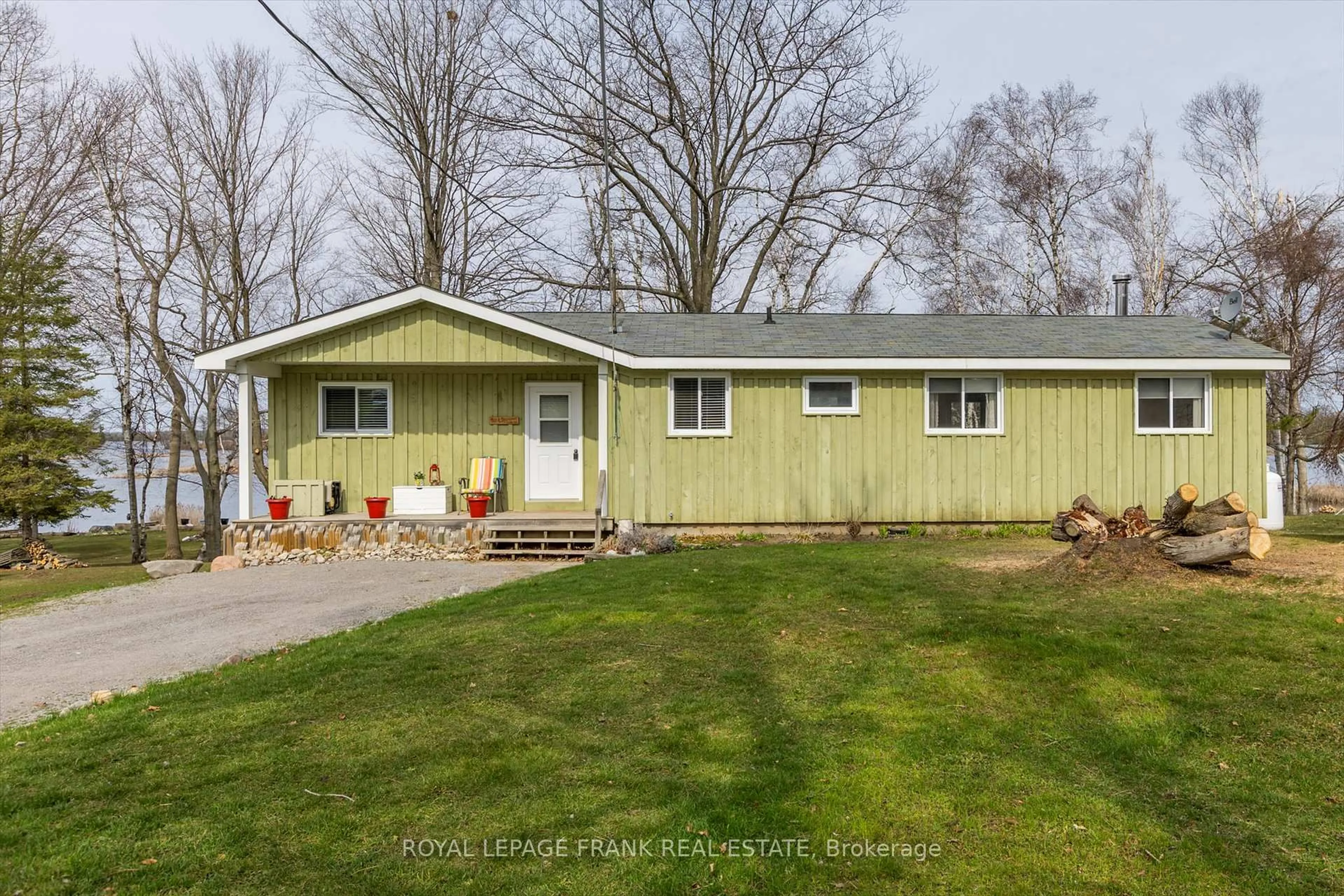 Home with vinyl exterior material, street for 26 Sunset Dr, Curve Lake First Nation 35 Ontario K0L 1R0
